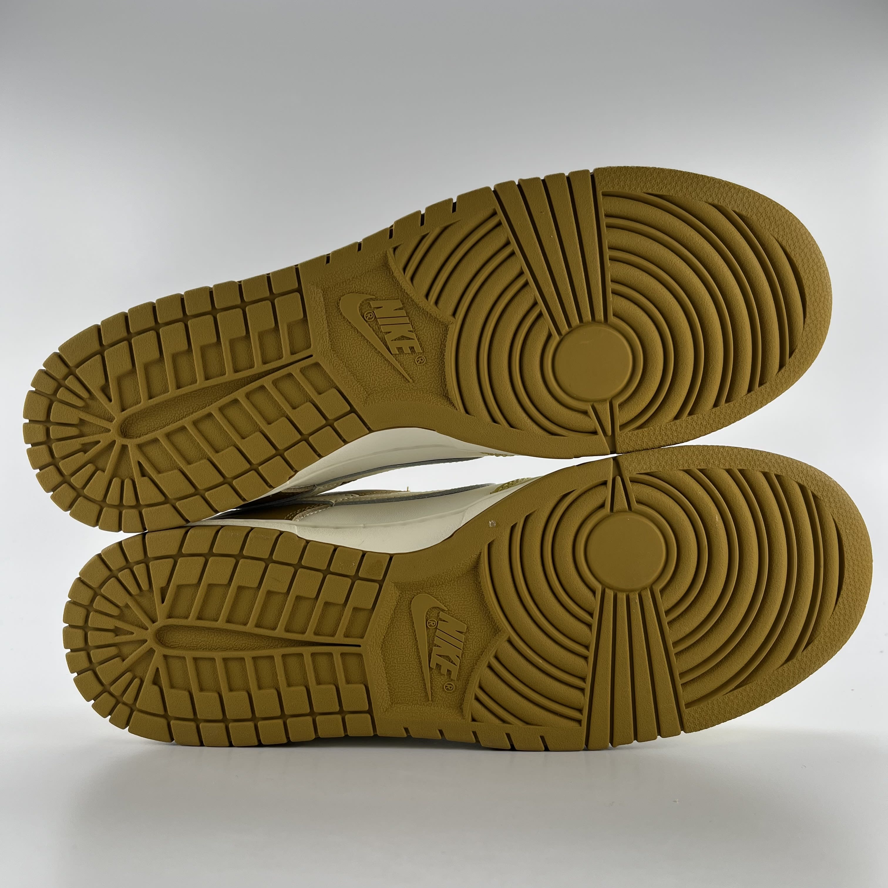 264957 Nike Dunk Low Retro Bronzine