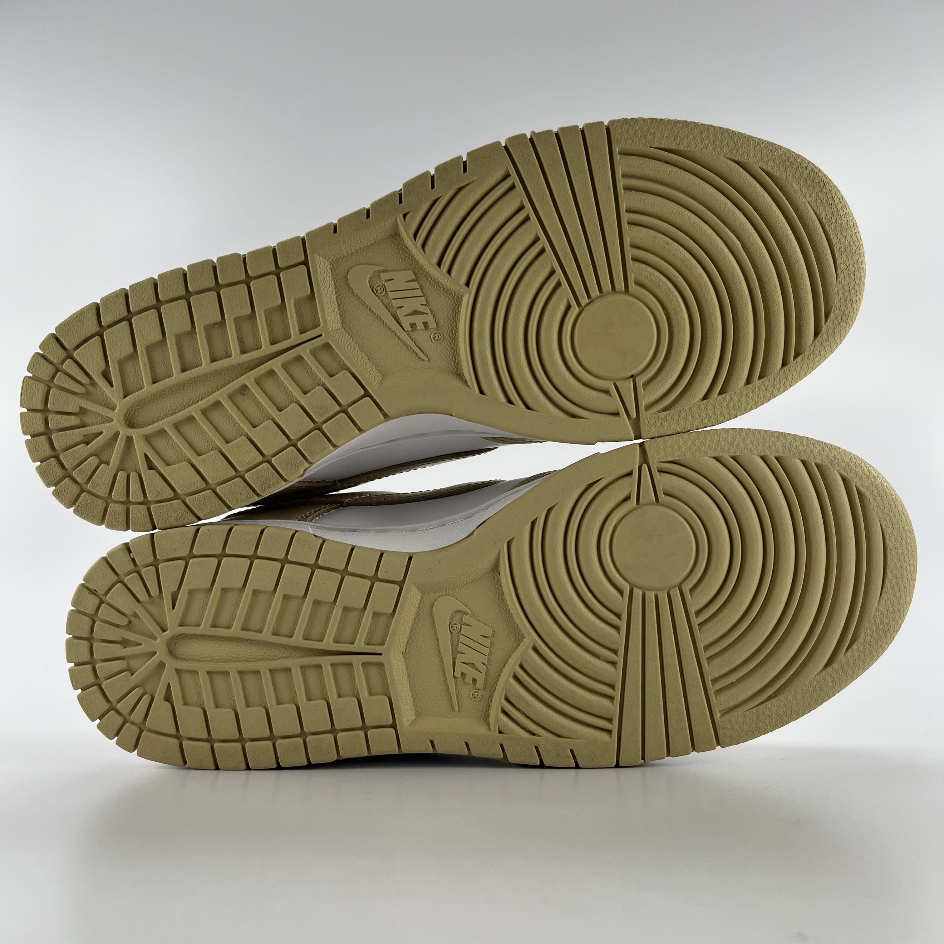 522693 Dunk Low 'Team Gold'