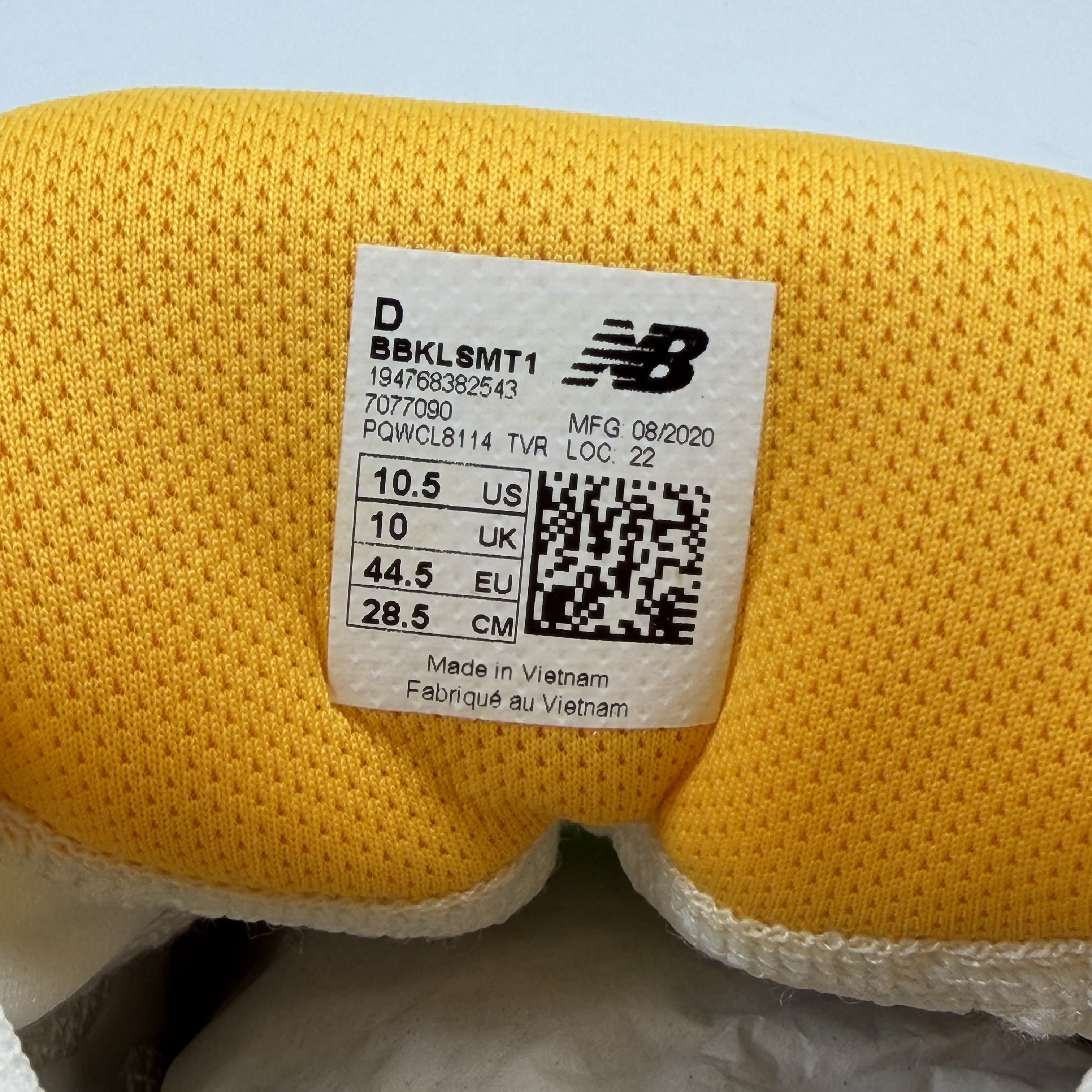 SP13600 New Balance KAWHI Jolly Rancher White