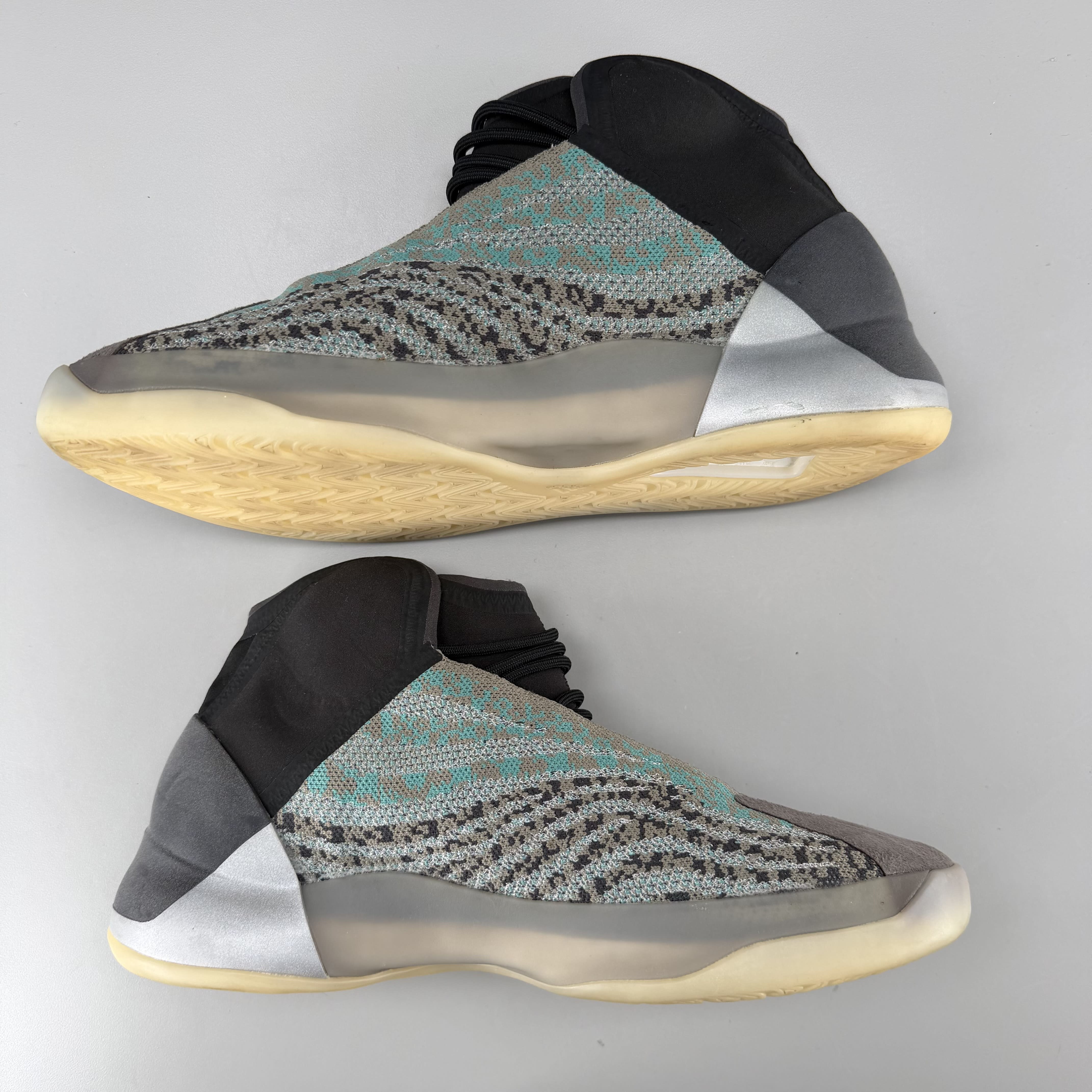670391 adidas Yeezy QNTM Teal Blue
