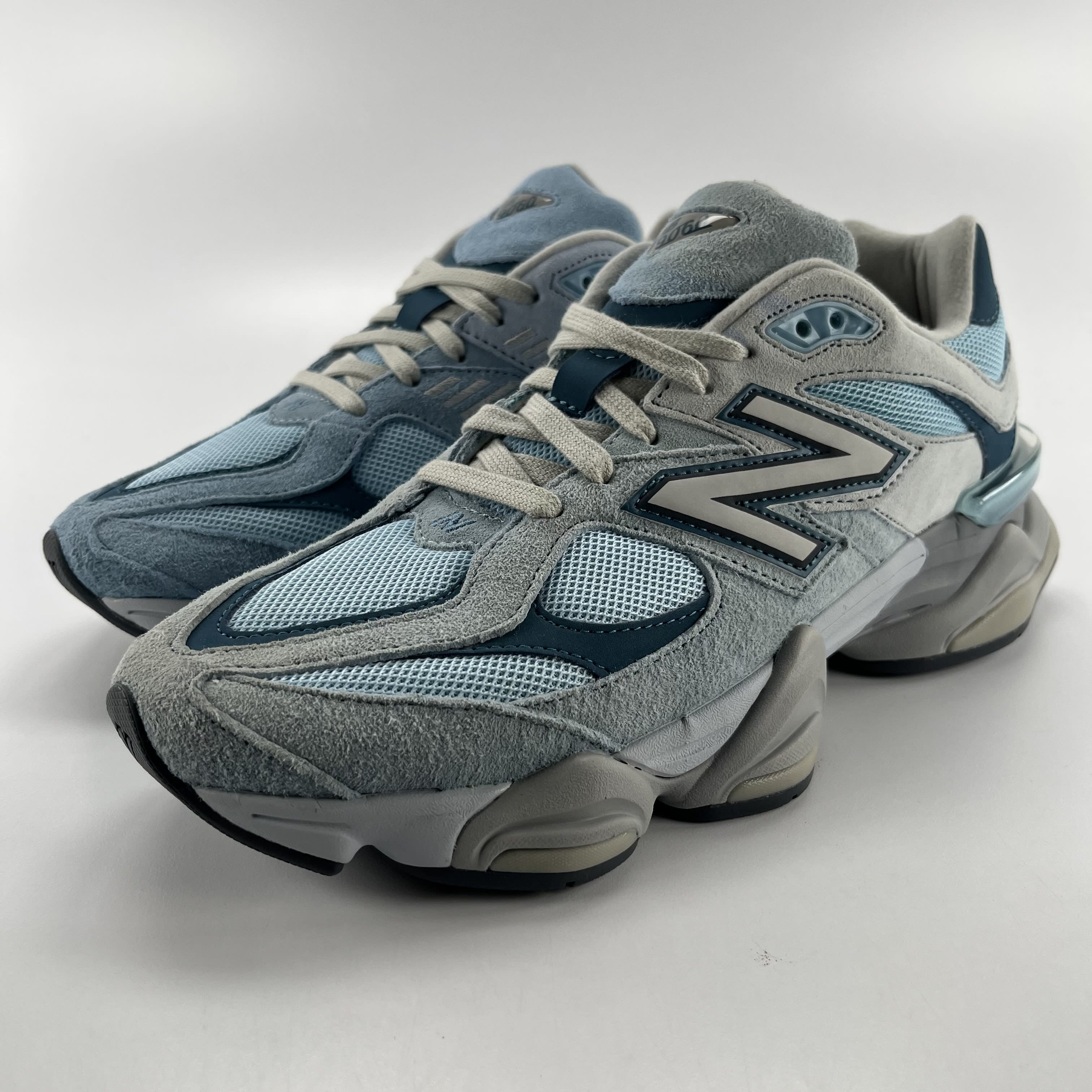 382563 New Balance 9060 Chrome Blue