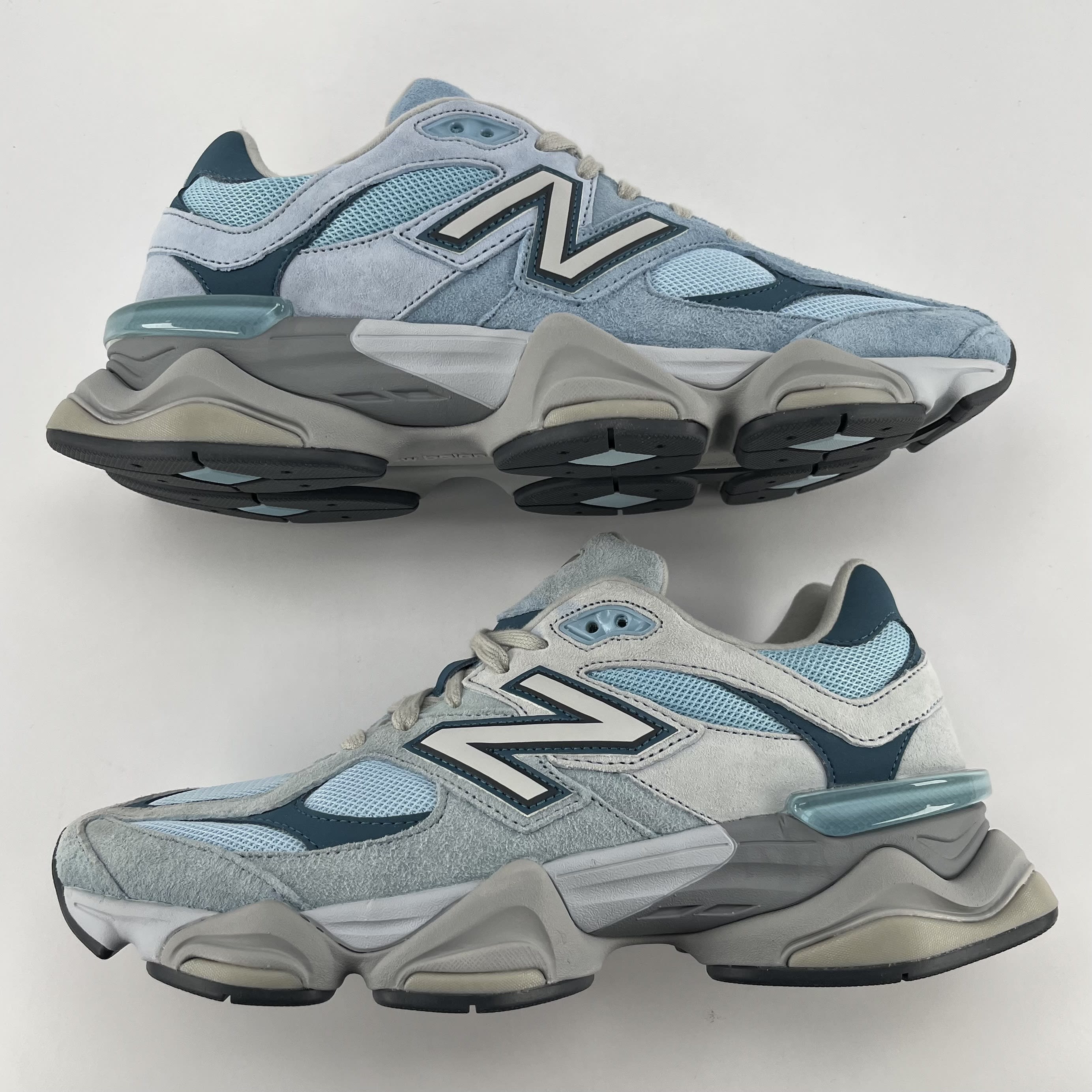 382563 New Balance 9060 Chrome Blue