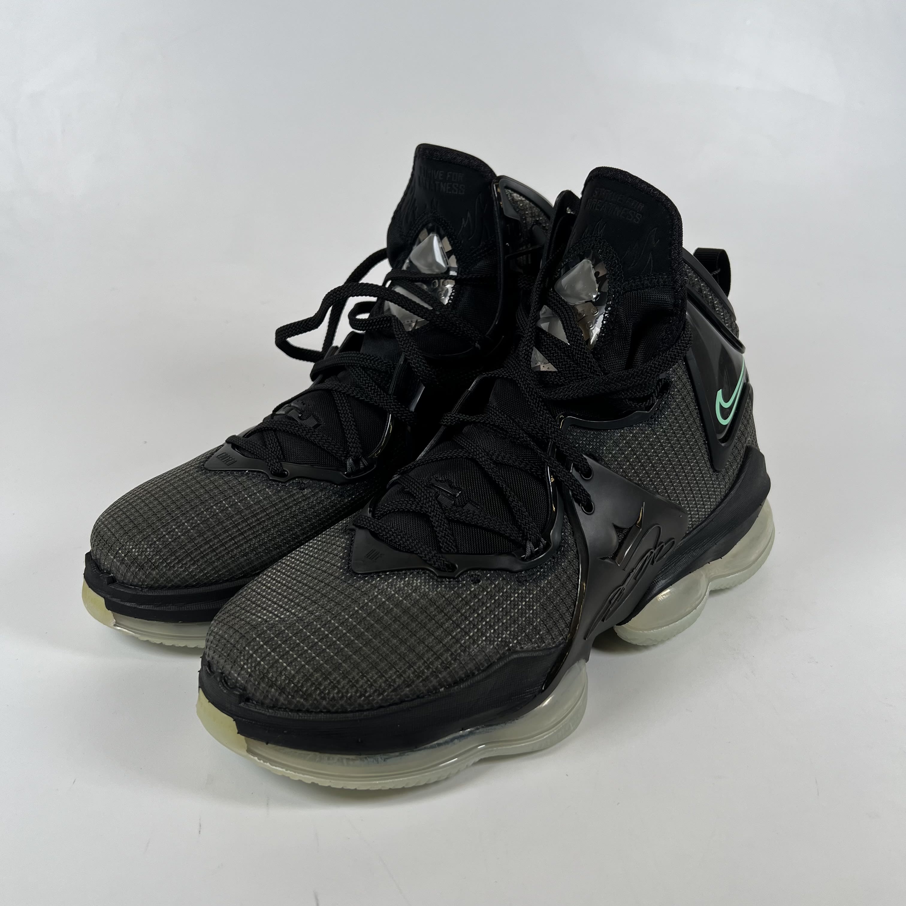 SP10819 Nike LeBron 19 Black Anthracite Green Glow