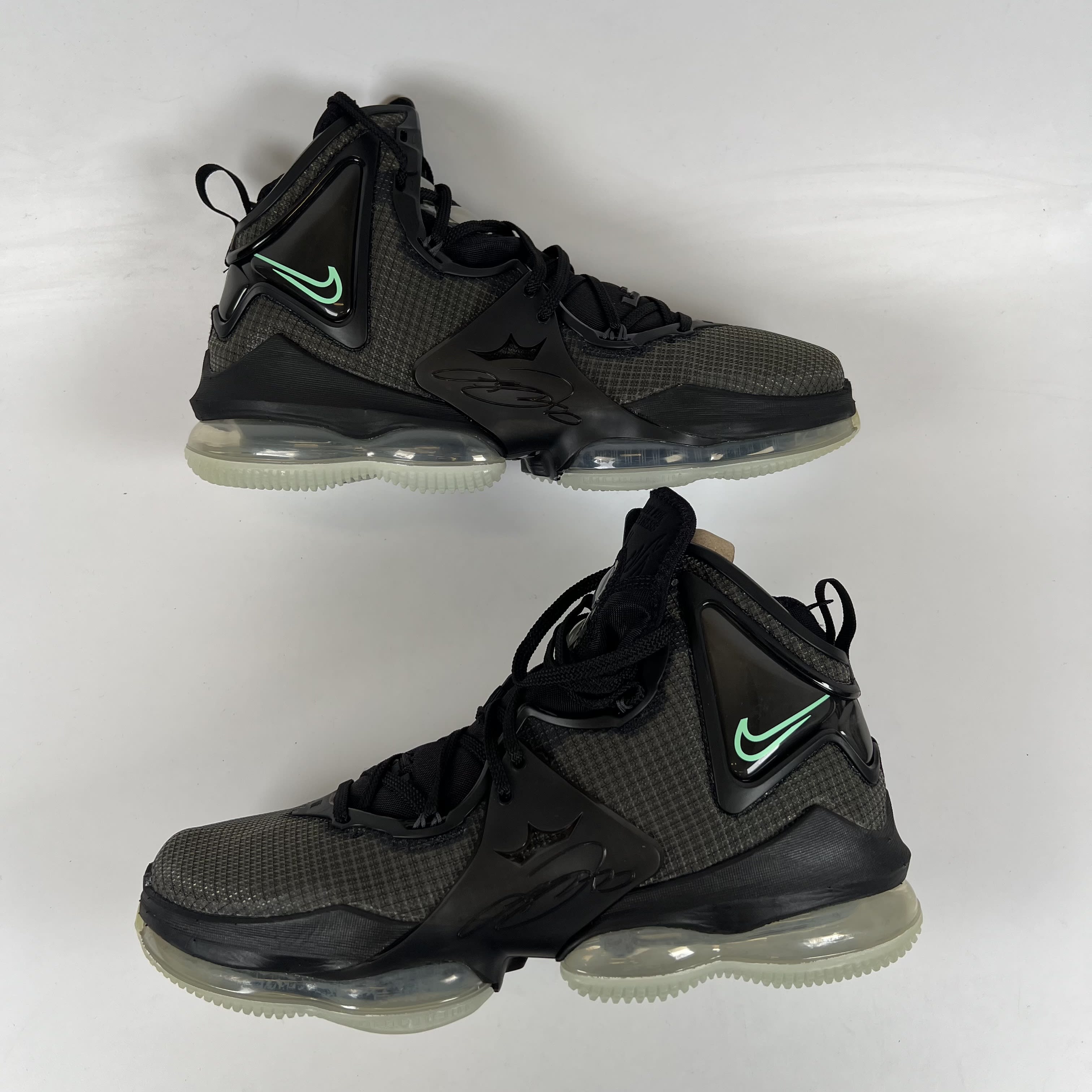 SP10819 Nike LeBron 19 Black Anthracite Green Glow