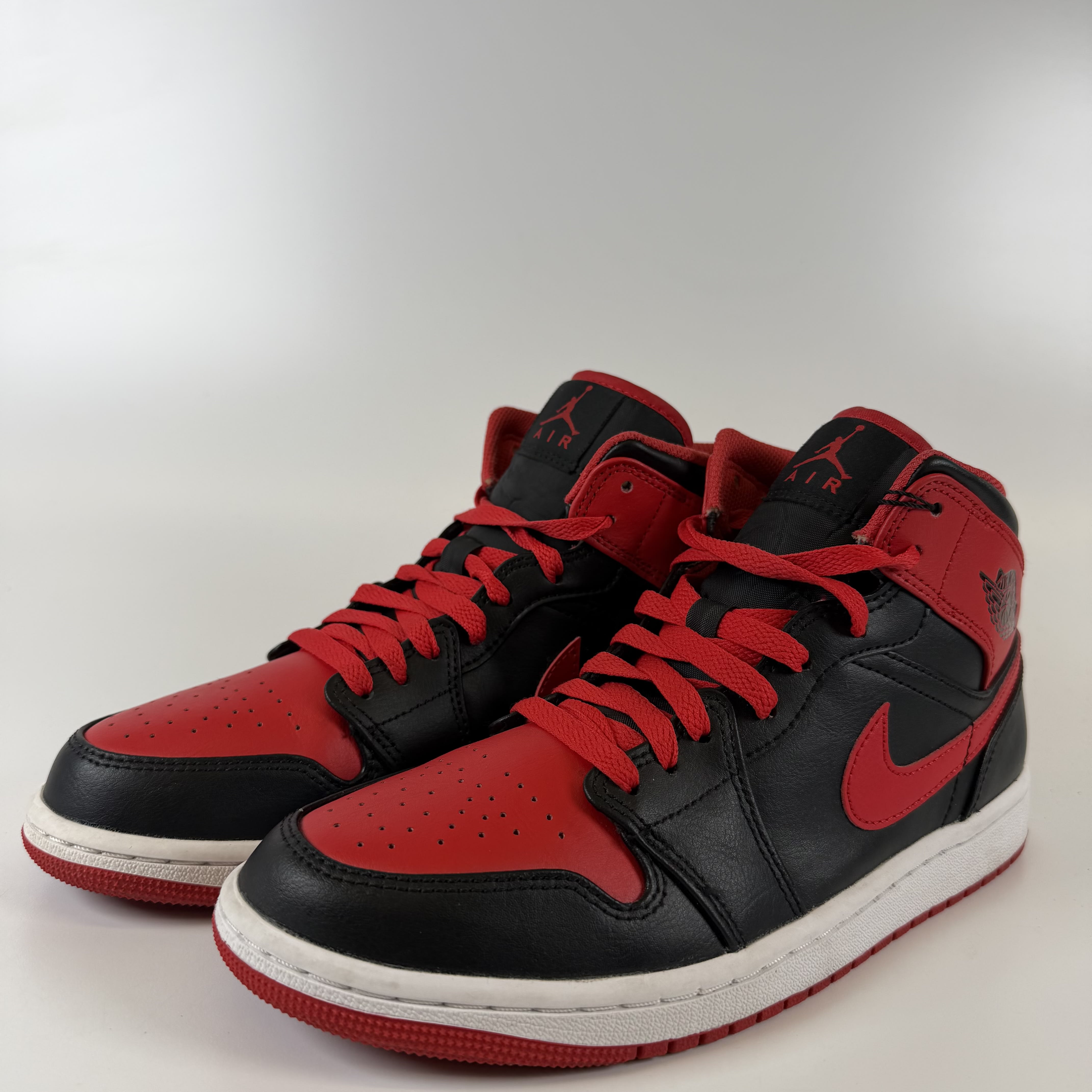 642793 Air Jordan 1 Mid 'Alternate Bred'