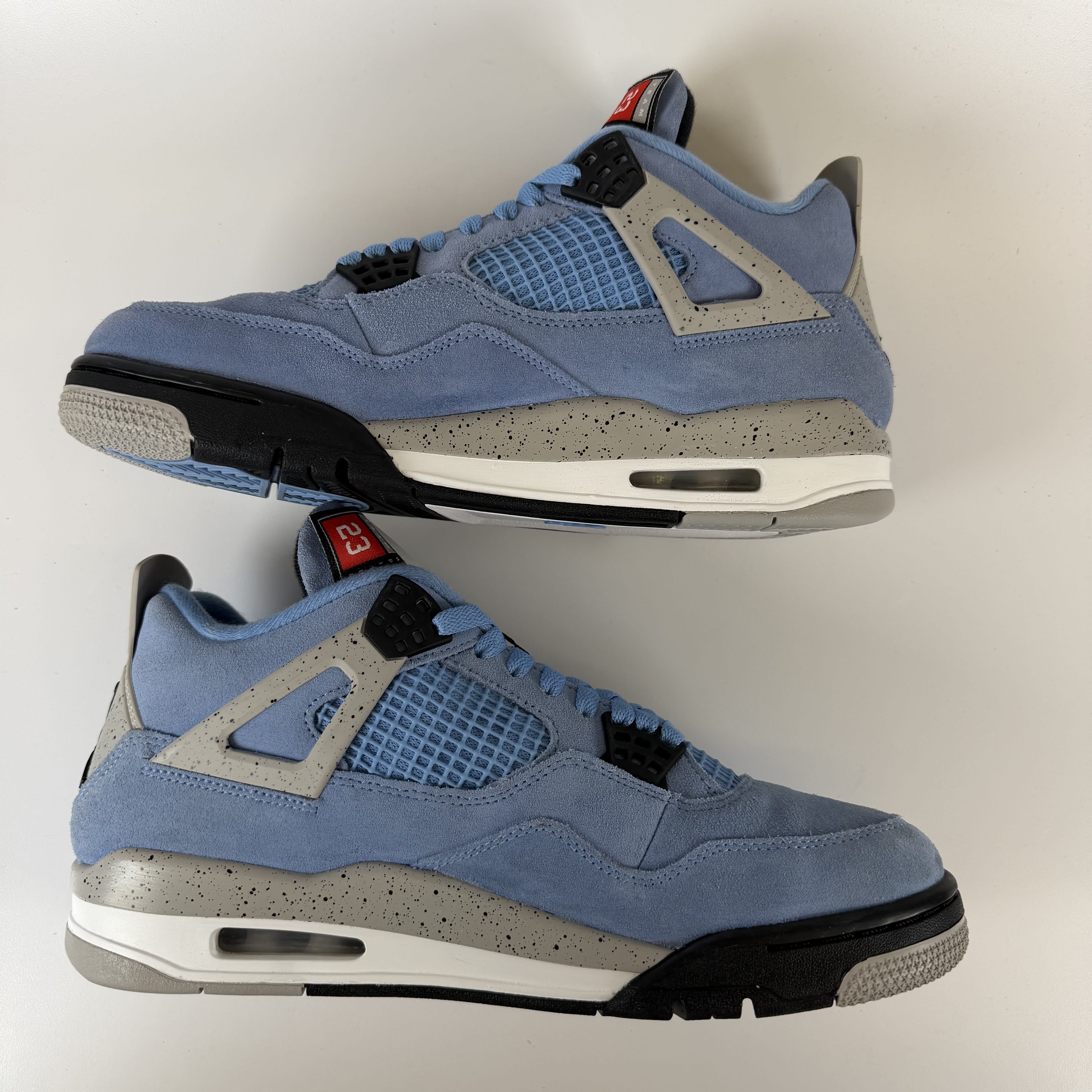 [709514] Jordan 4 Retro University Blue