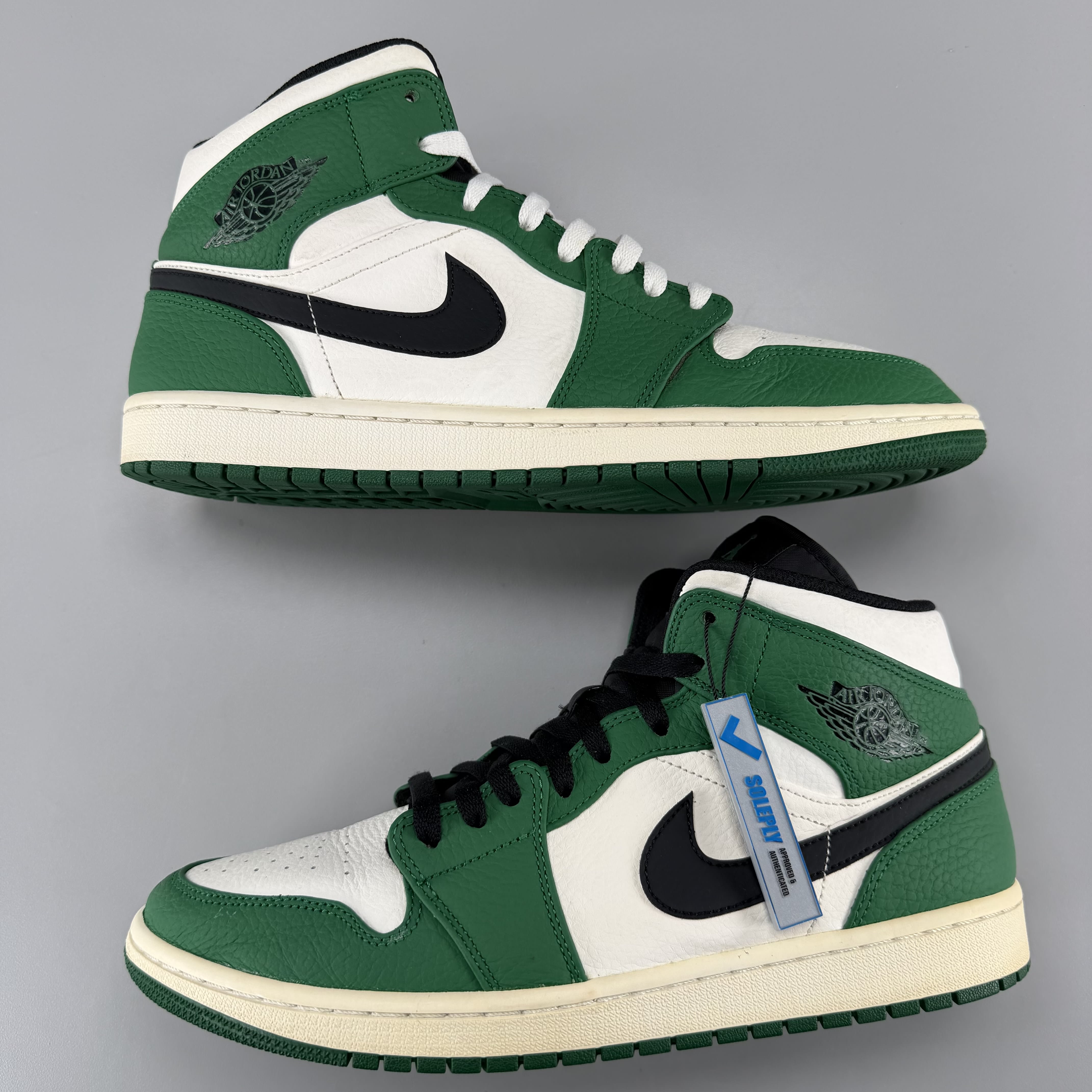 387756 Jordan 1 Mid Pine Green