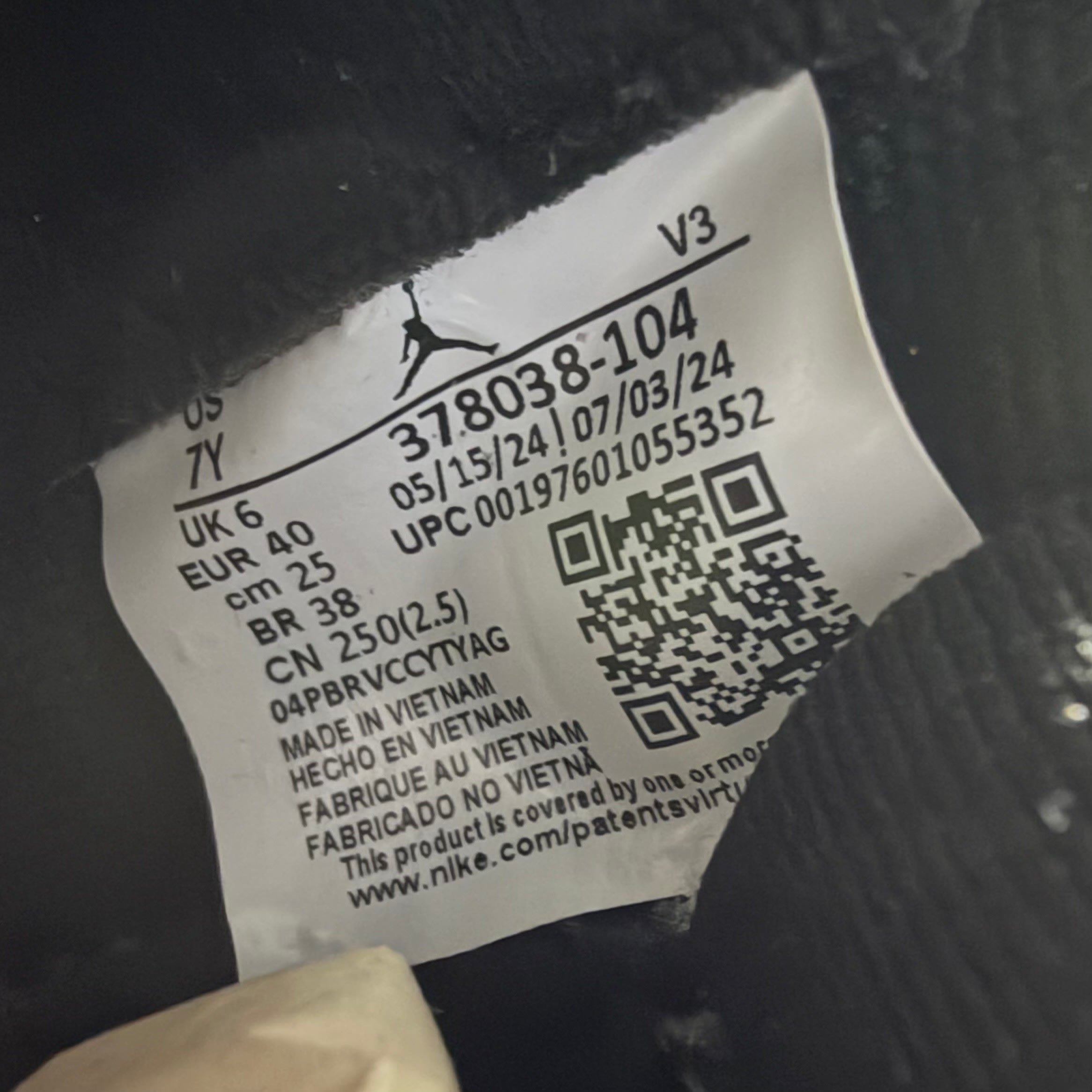 573071 Jordan 11 Retro Legend Blue (2024) (GS)