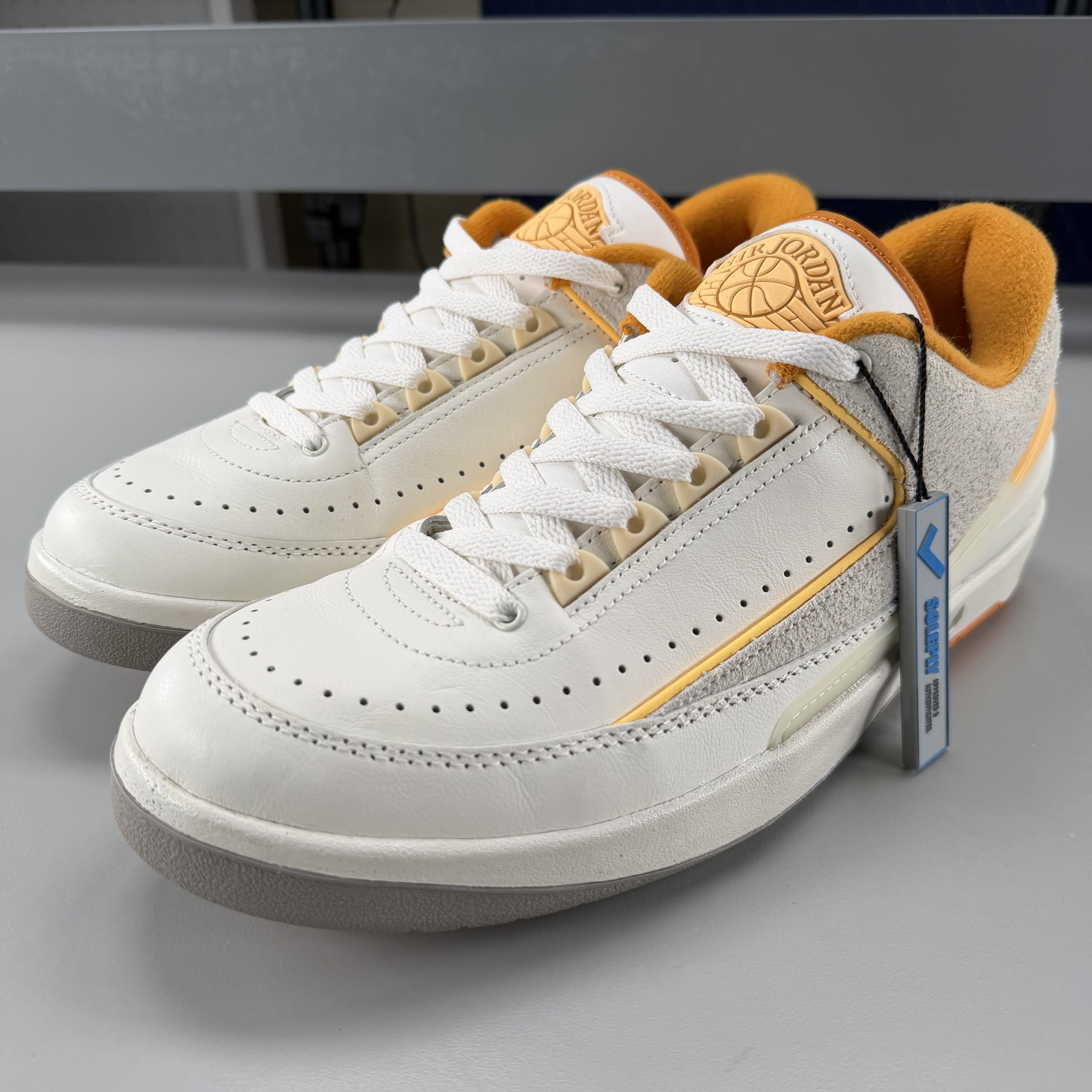 656426 Jordan 2 Retro Low Craft Melon Tint
