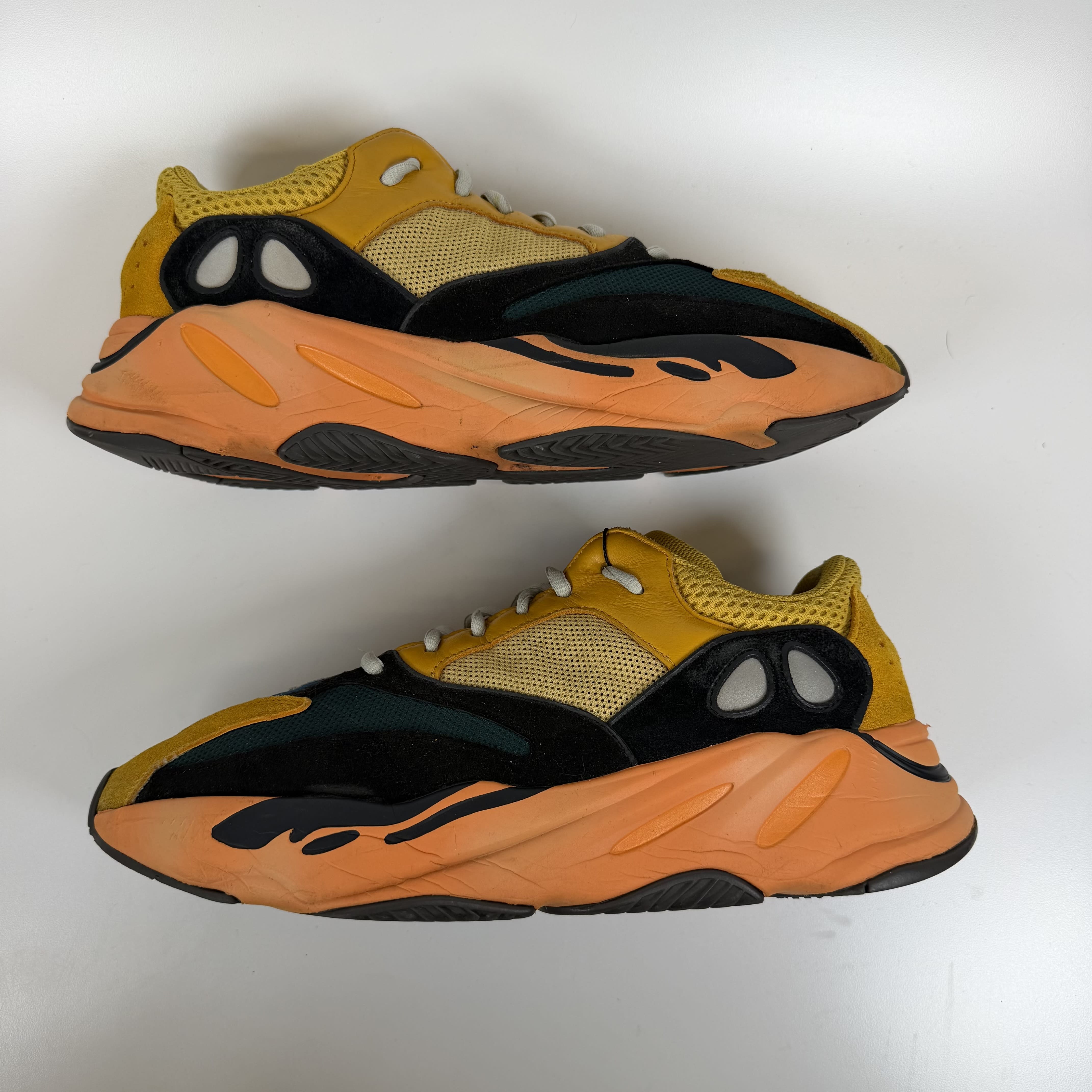 SP7752 adidas Yeezy Boost 700 Sun