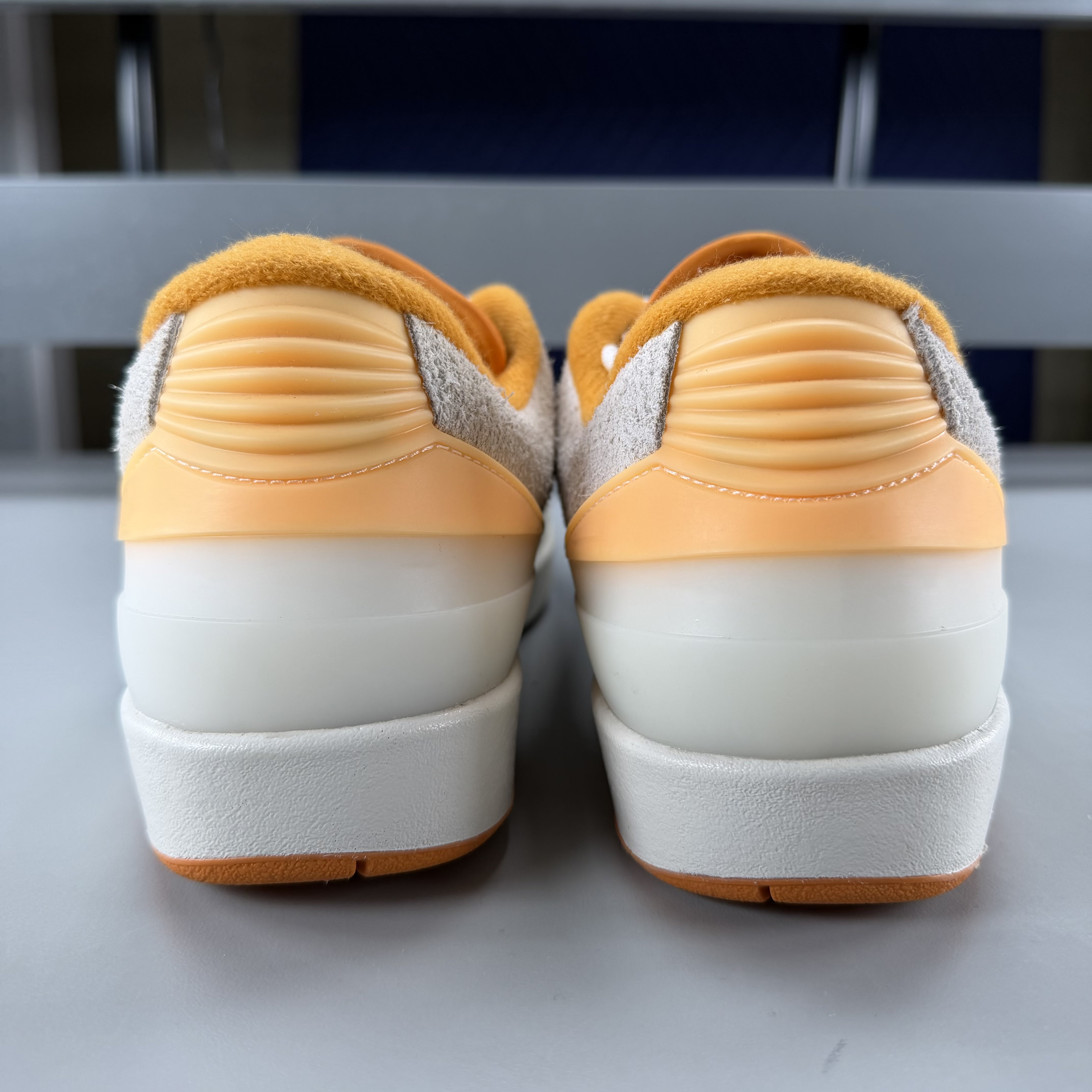 656426 Jordan 2 Retro Low Craft Melon Tint