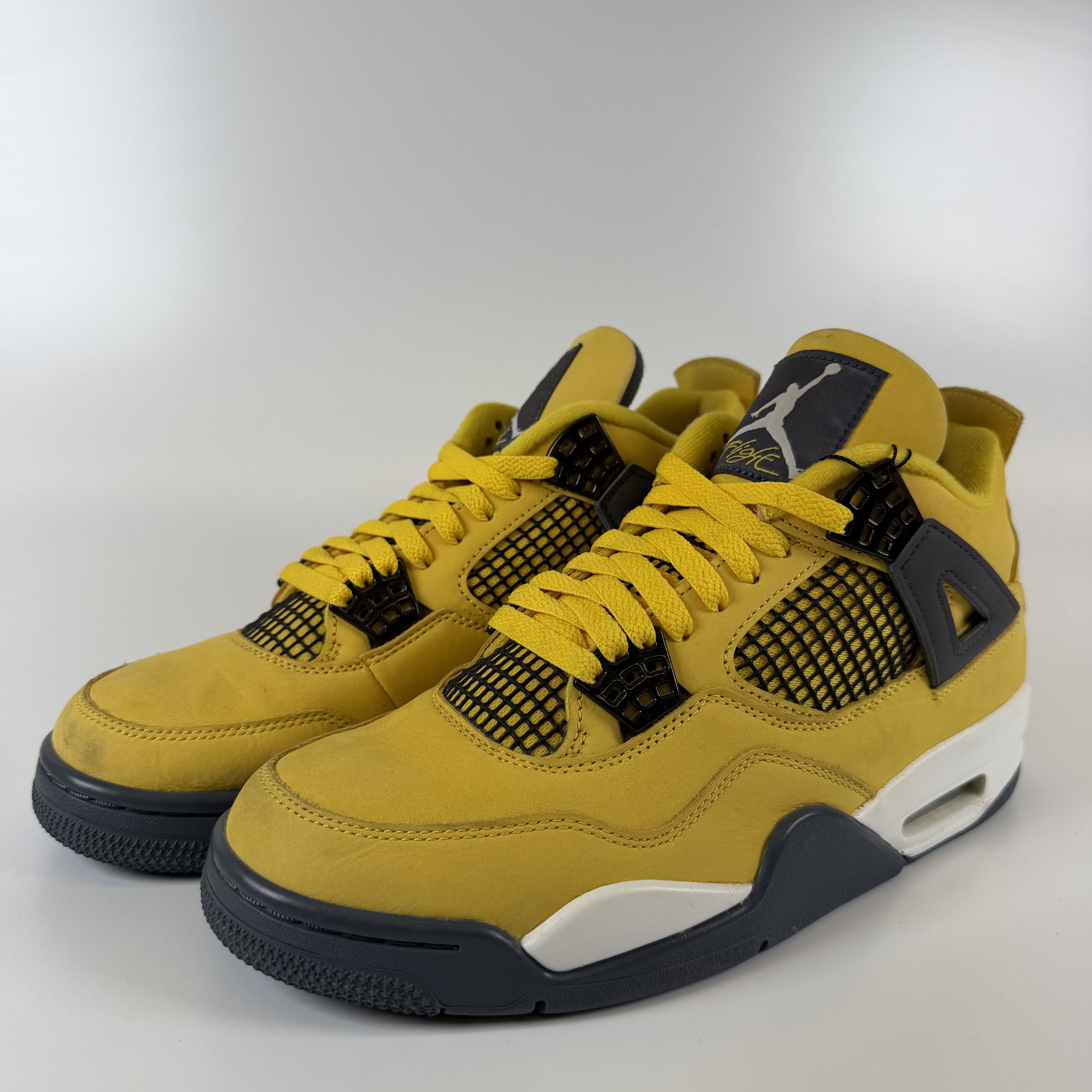 [714380] Jordan 4 Retro Lightning (2021)
