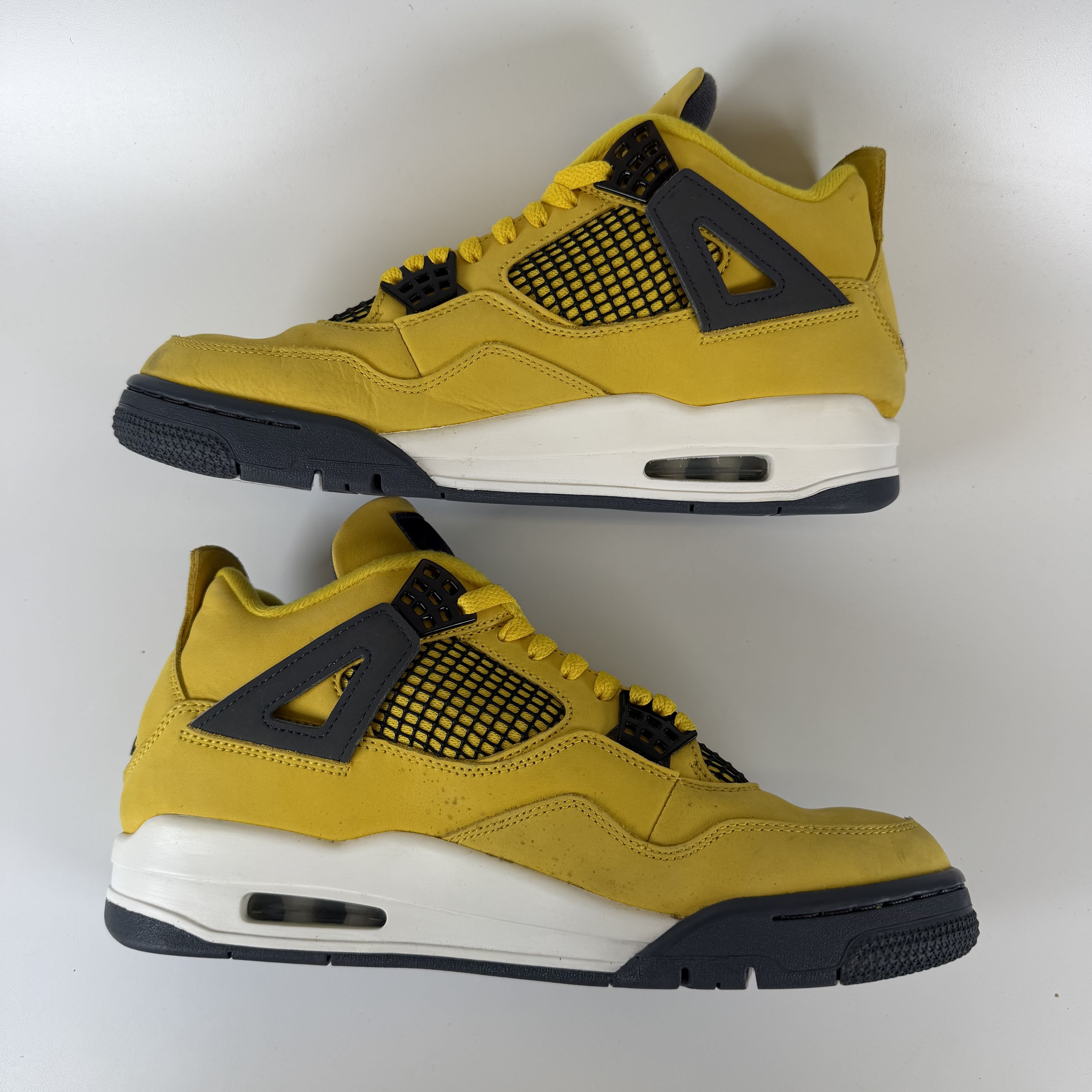 714380 Jordan 4 Retro Lightning (2021)