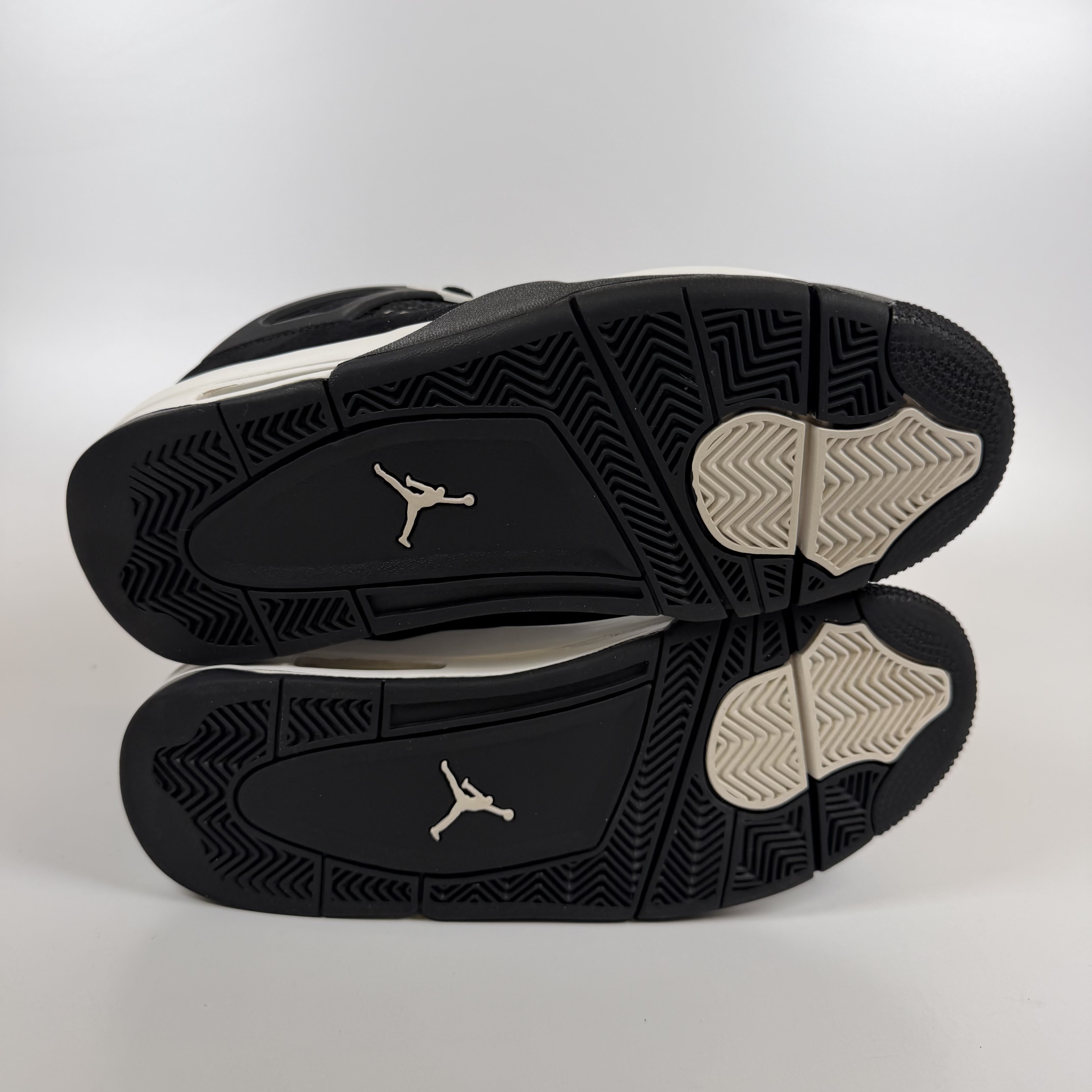 SP7548 Jordan 4 Retro White Thunder