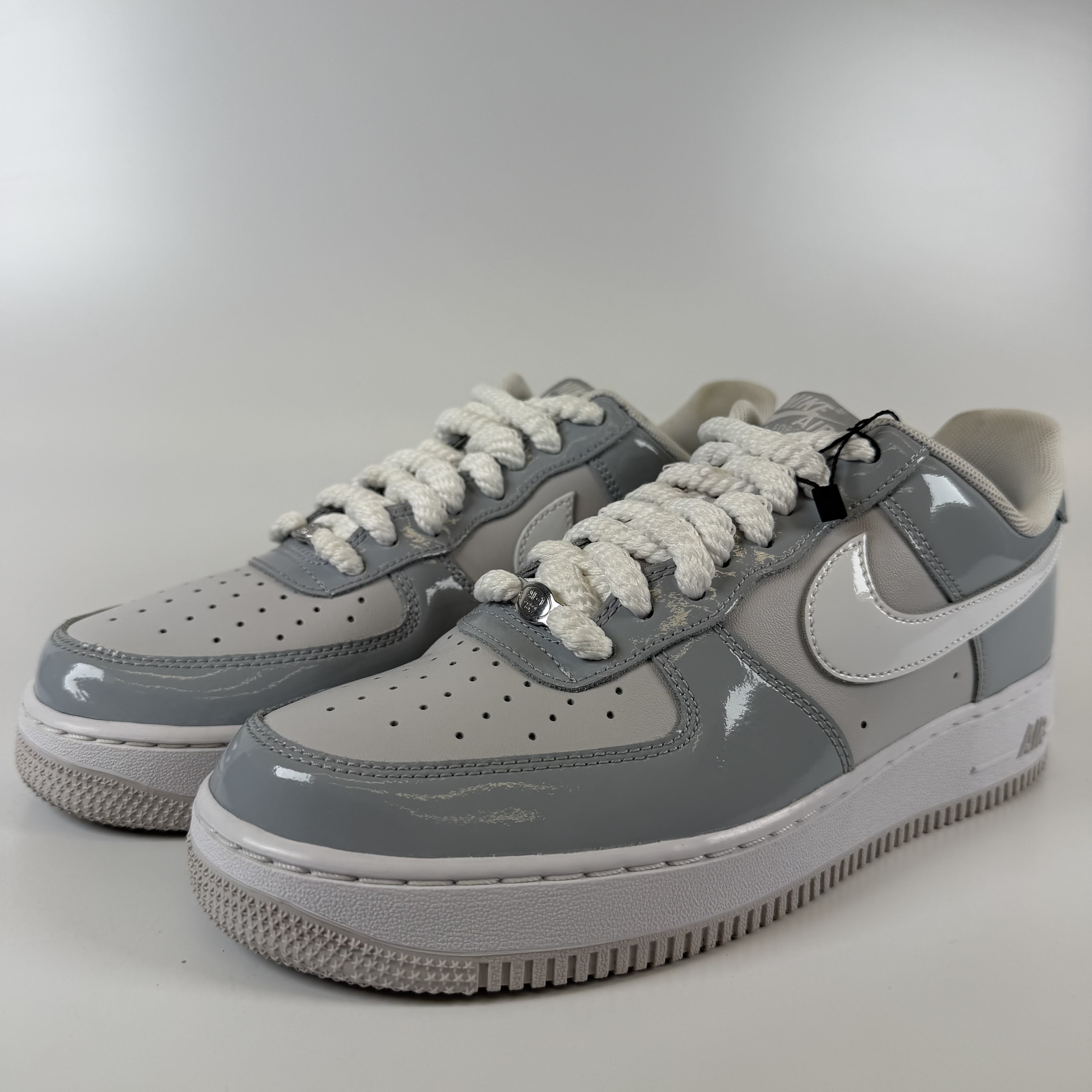 621765 Nike Air Force 1 Low '07 LV8 Wolf Grey Vast Grey White