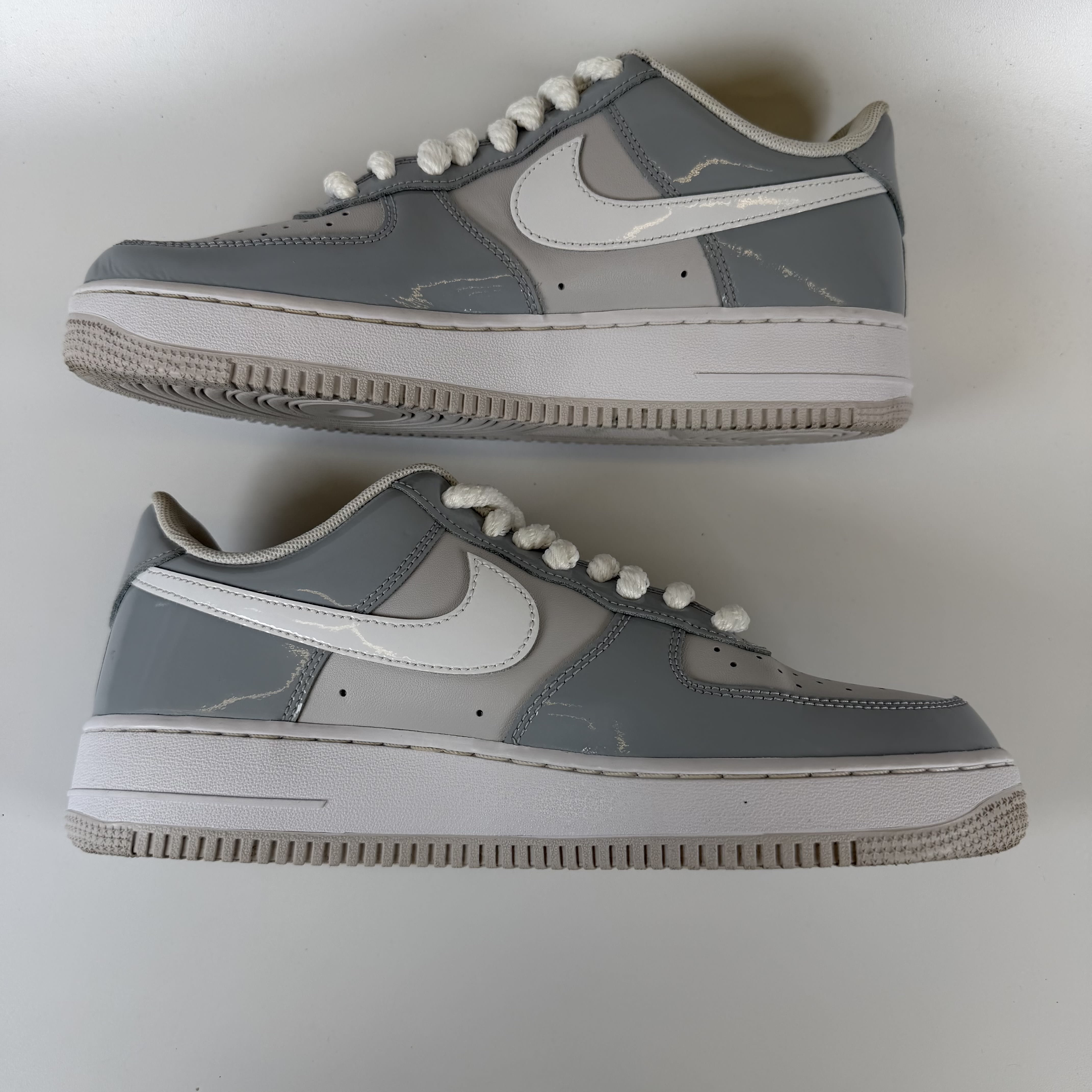 621765 Nike Air Force 1 Low '07 LV8 Wolf Grey Vast Grey White