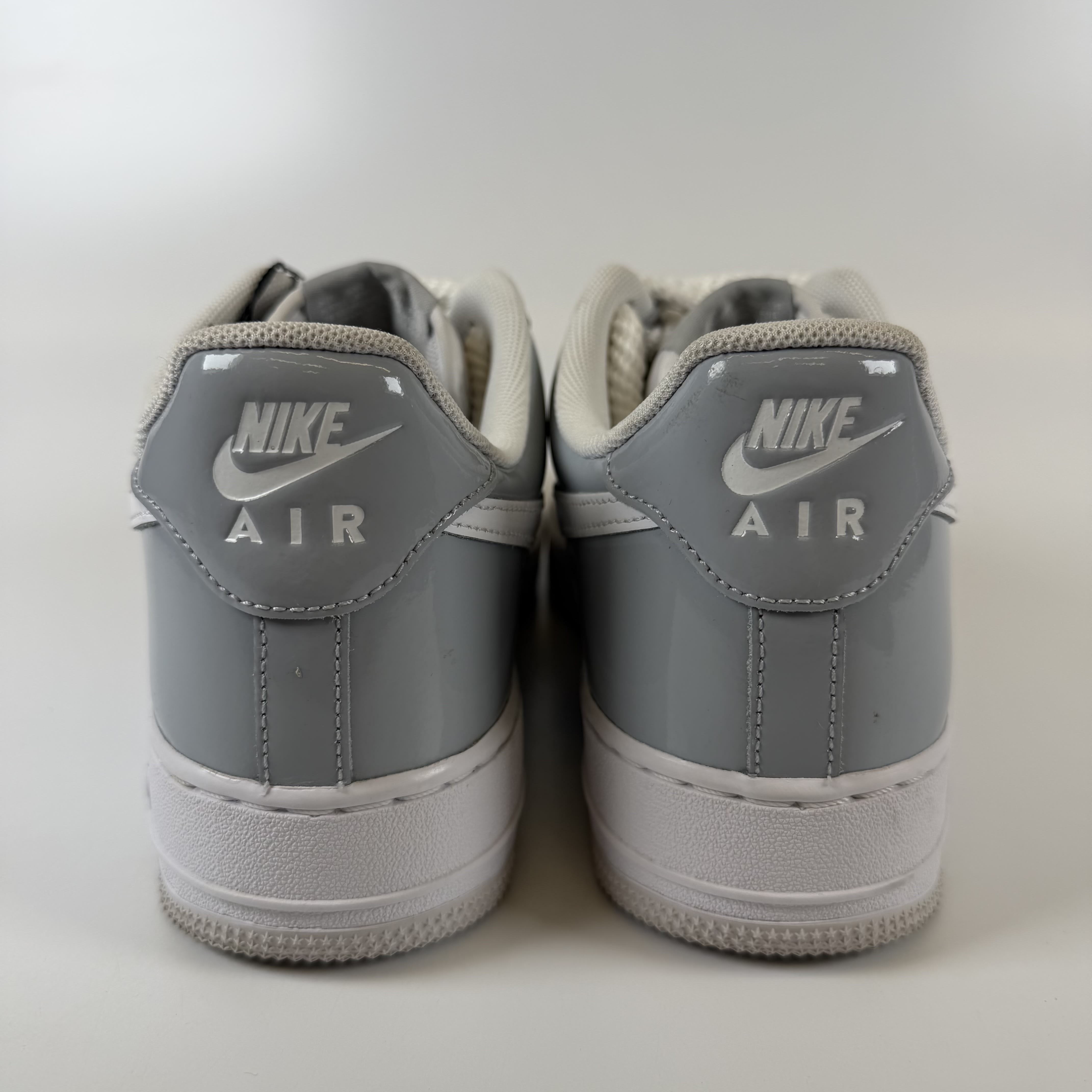 621765 Nike Air Force 1 Low '07 LV8 Wolf Grey Vast Grey White