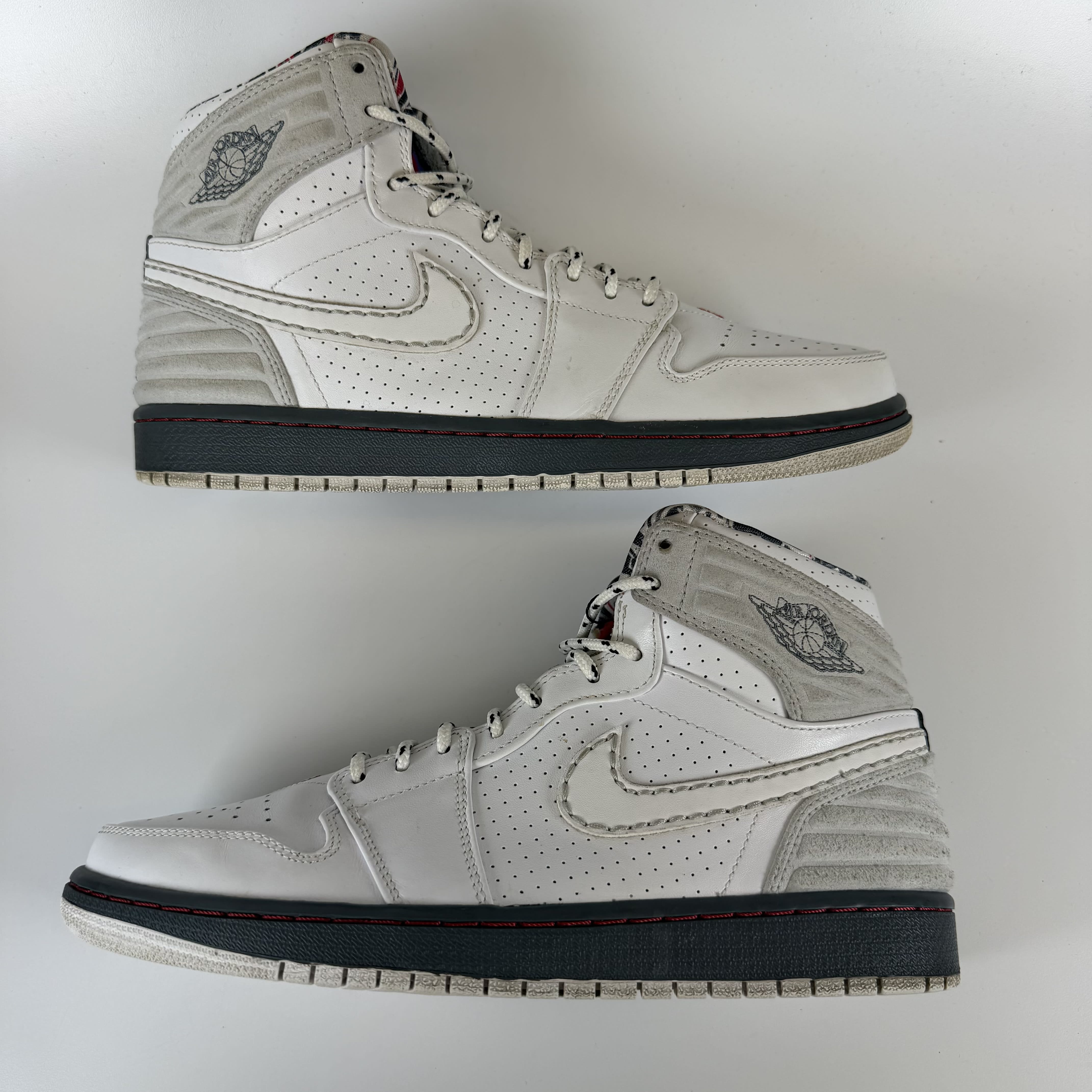 611119 Jordan 1 Retro 93 Bugs Bunny