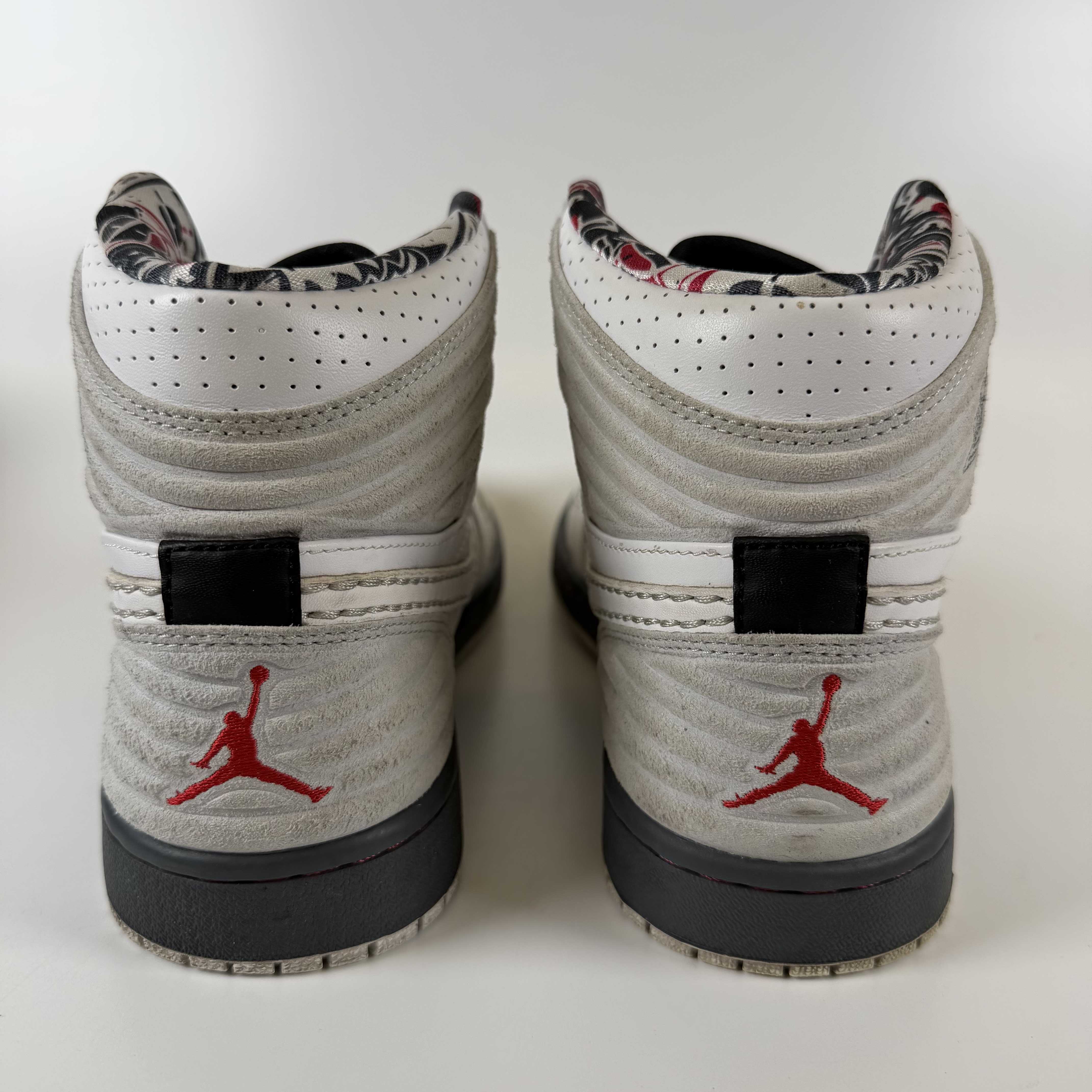 611119 Jordan 1 Retro 93 Bugs Bunny