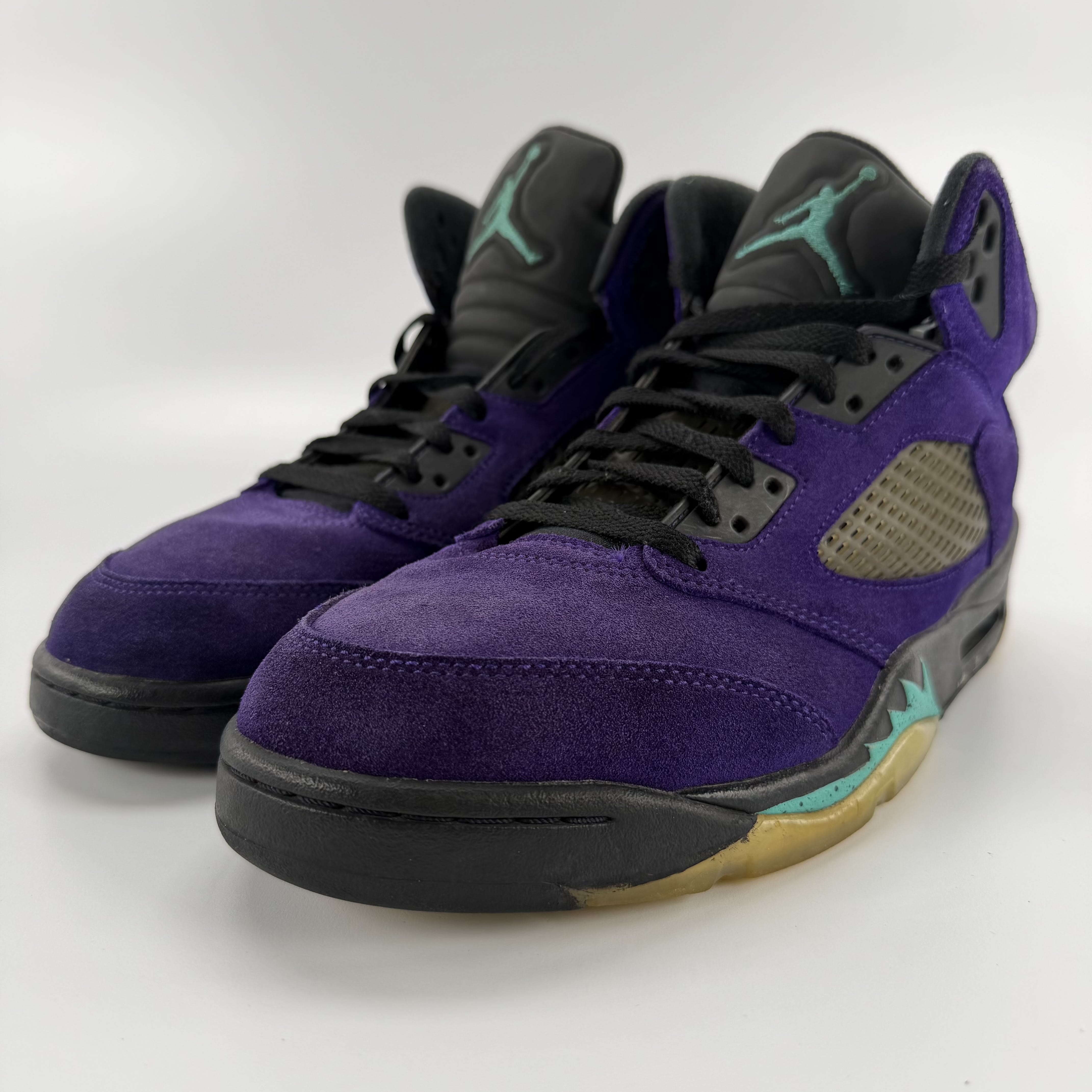 820981 Jordan 5 Retro Alternate Grape