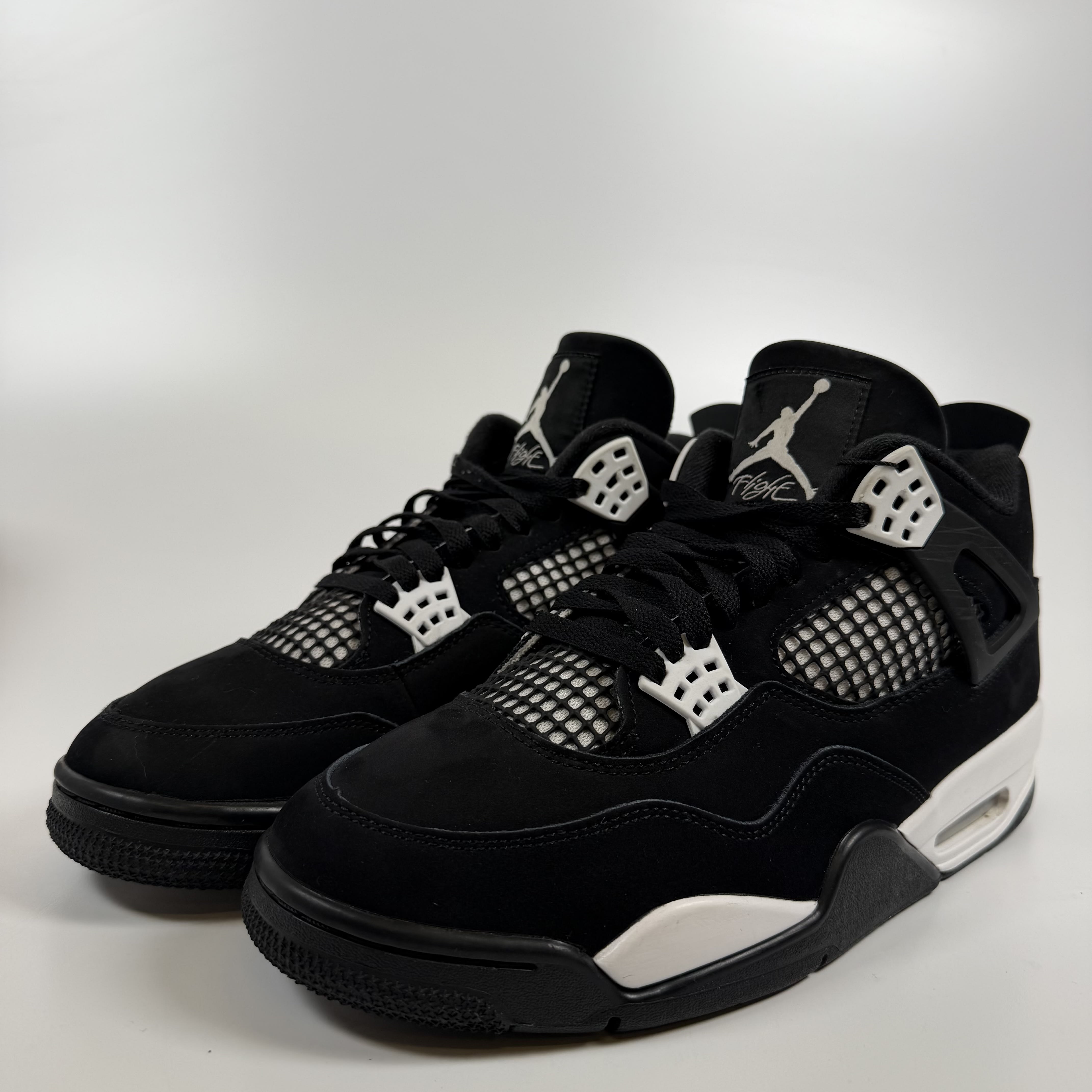 SP9070 Jordan 4 Retro White Thunder