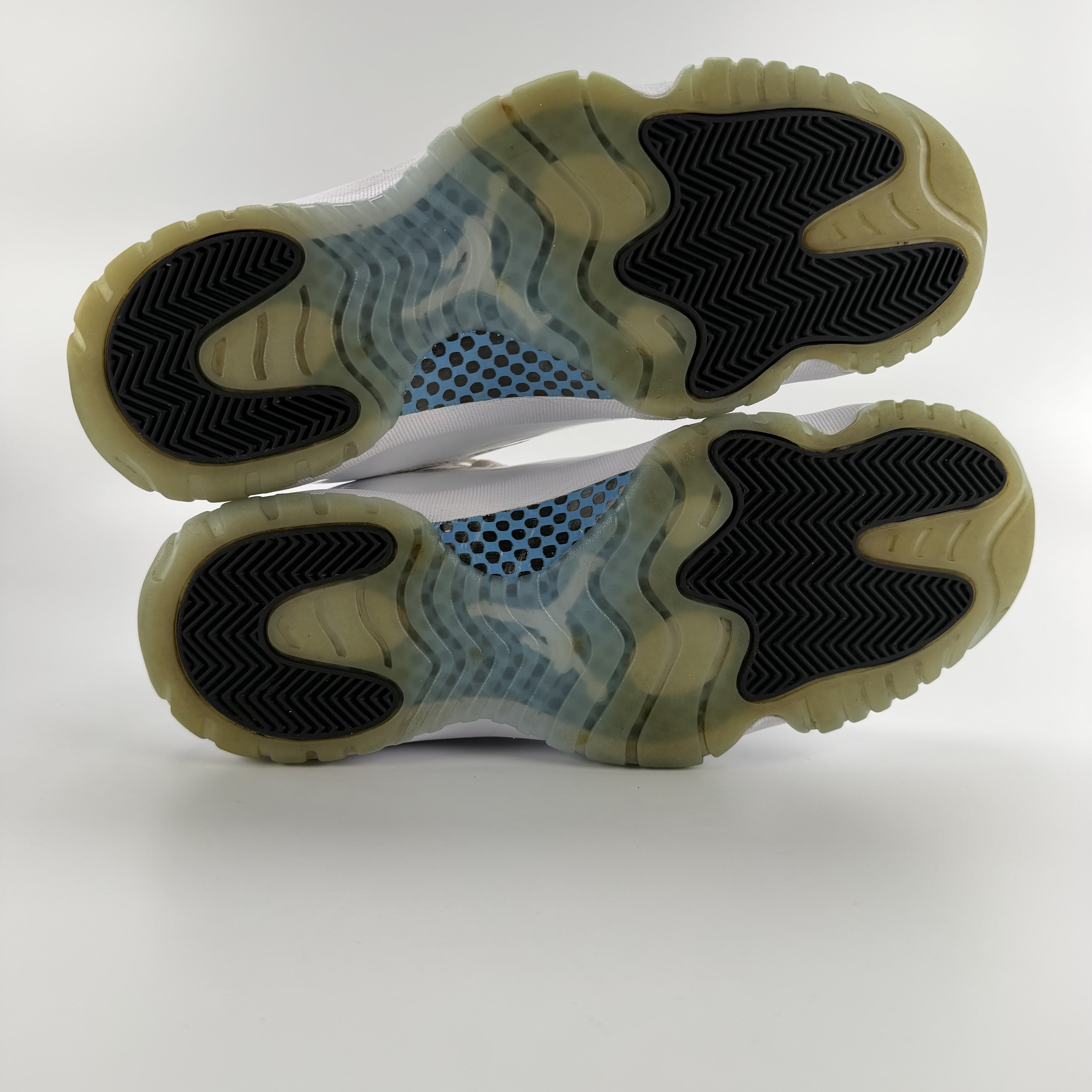 SP229 Jordan 11 Retro Legend Blue (2024)