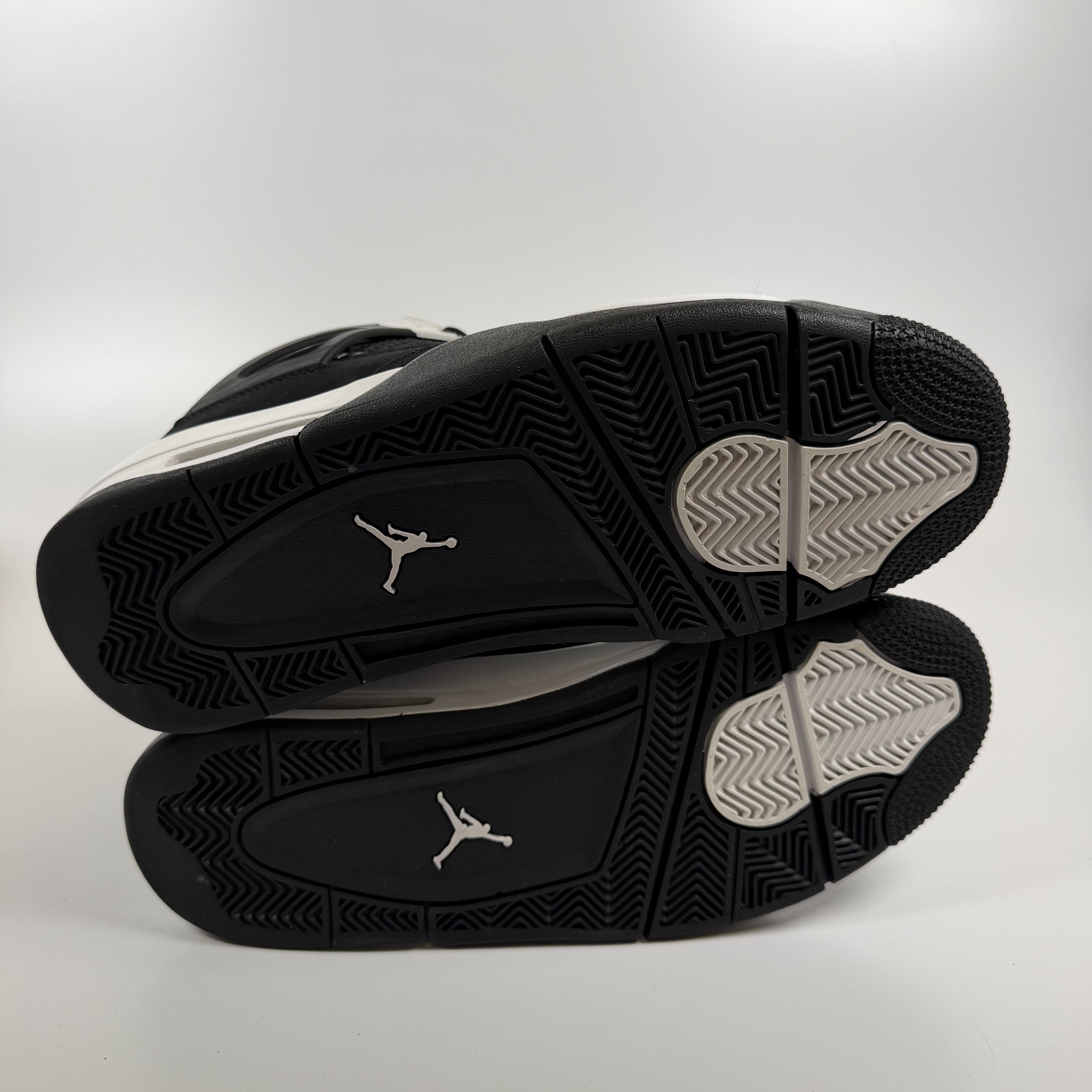 SP9070 Jordan 4 Retro White Thunder