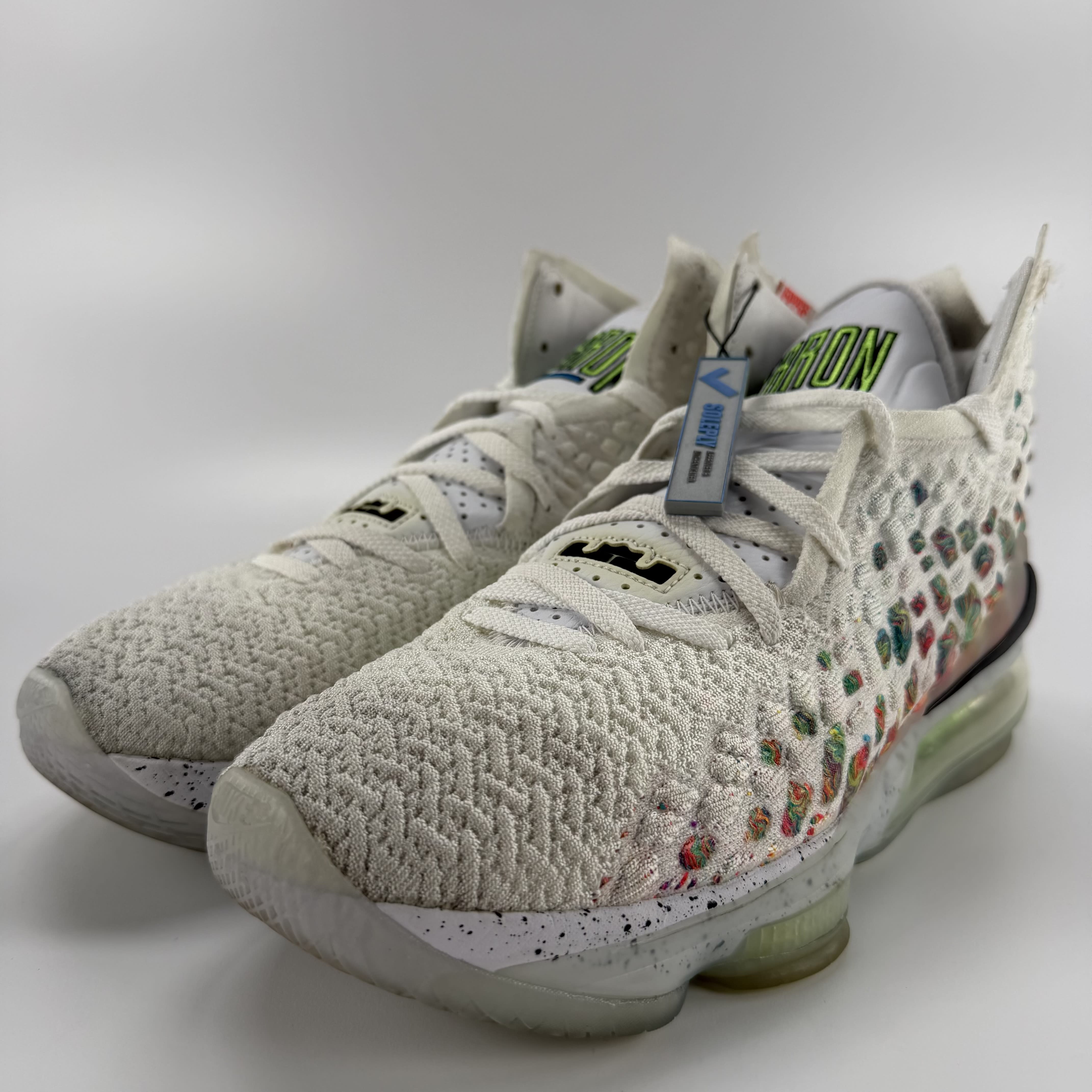 777488 Nike LeBron 17 Air Command Force