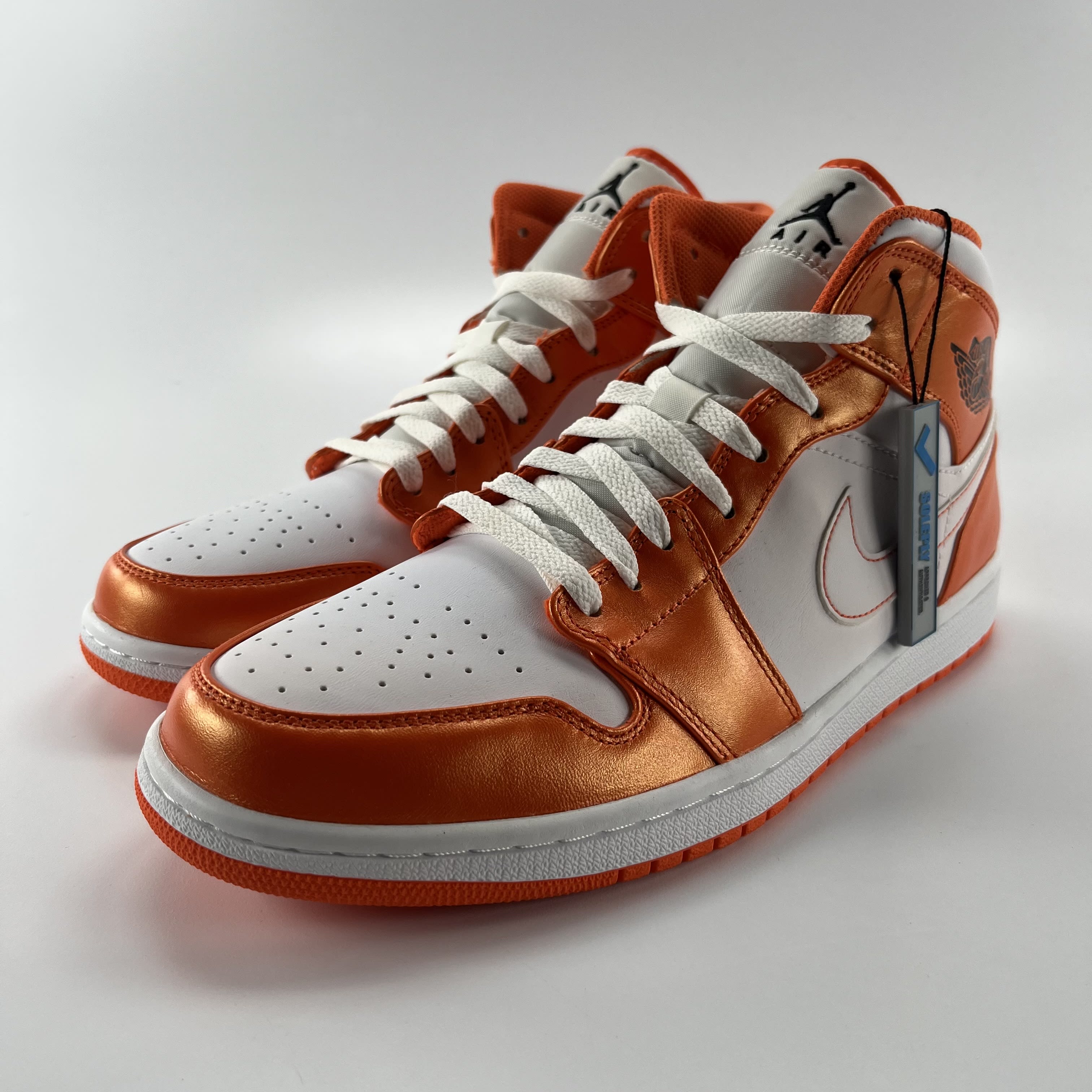 485762 Jordan 1 Mid Metallic Orange
