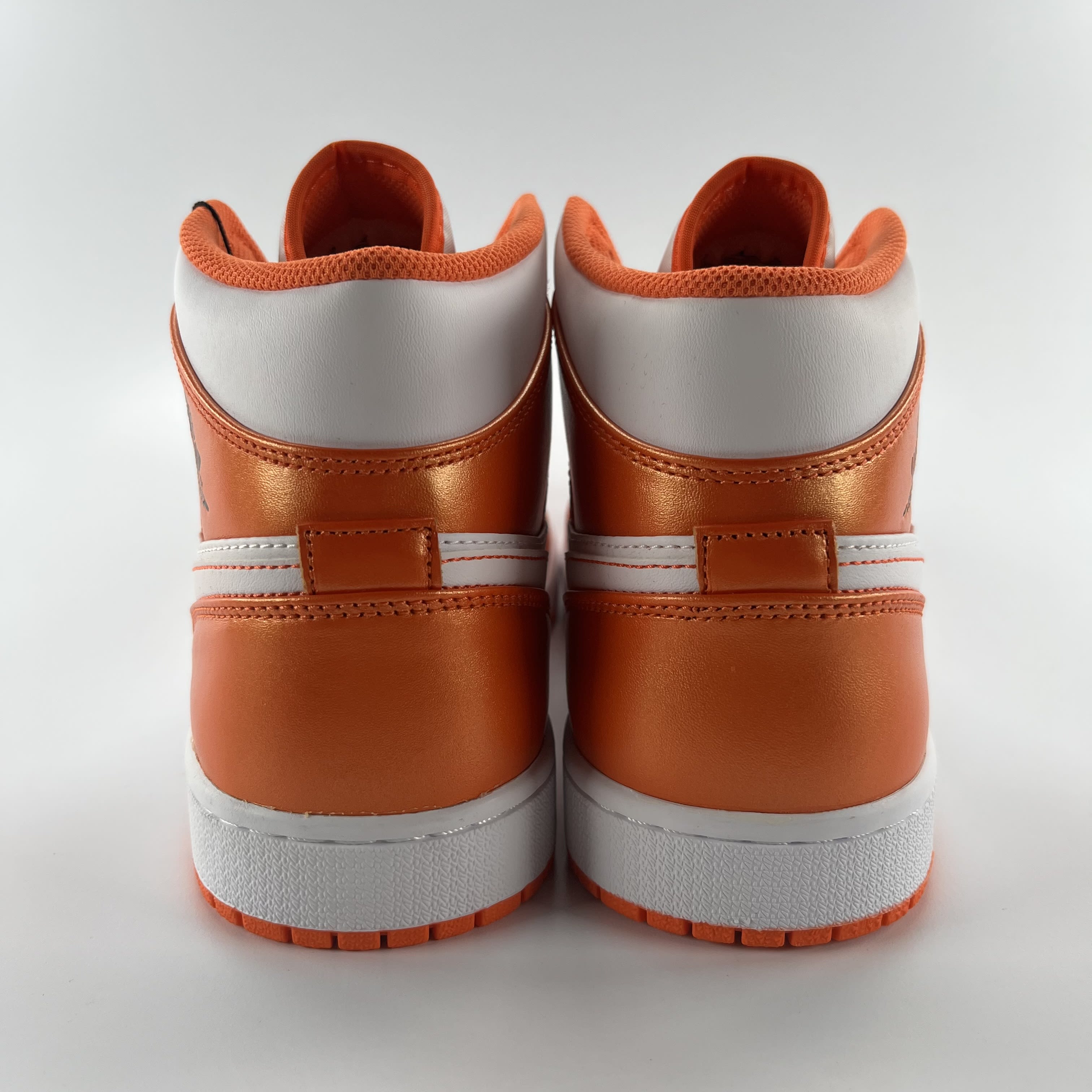 485762 Jordan 1 Mid Metallic Orange
