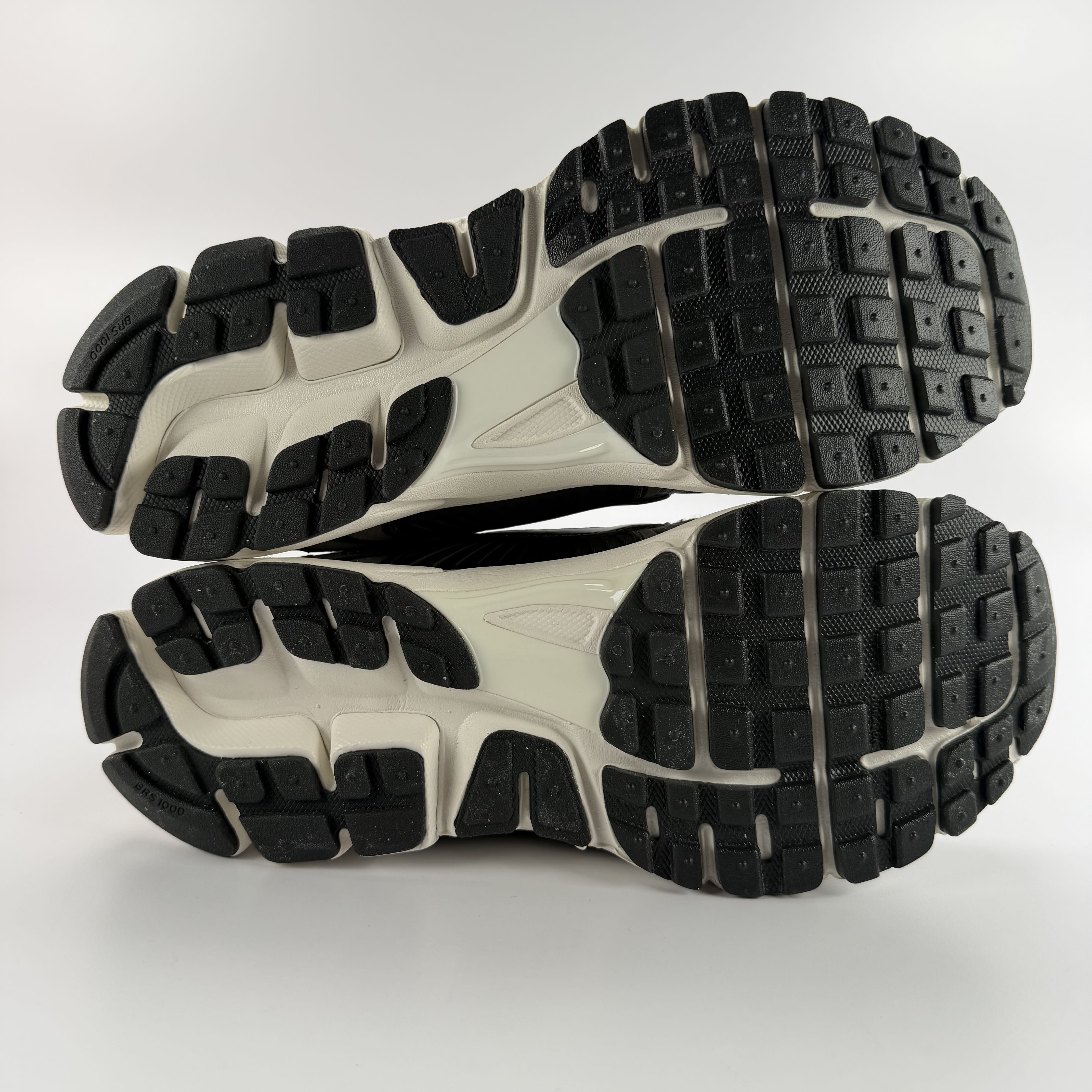 260173 Nike Zoom Vomero 5 Sequoia (Women's)