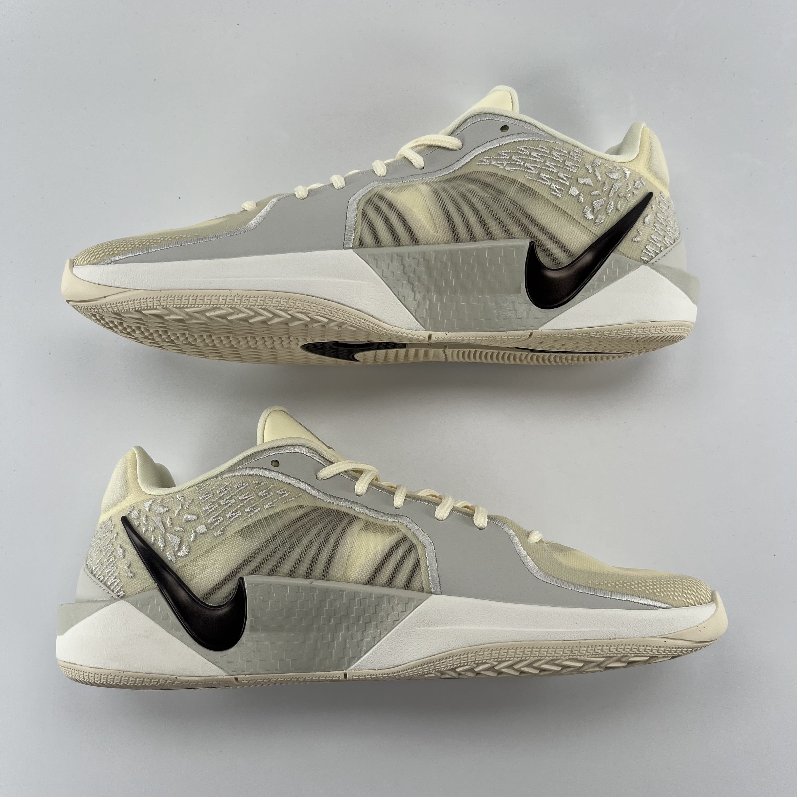 SP2886 Nike Sabrina 2 Relentless (Women's)