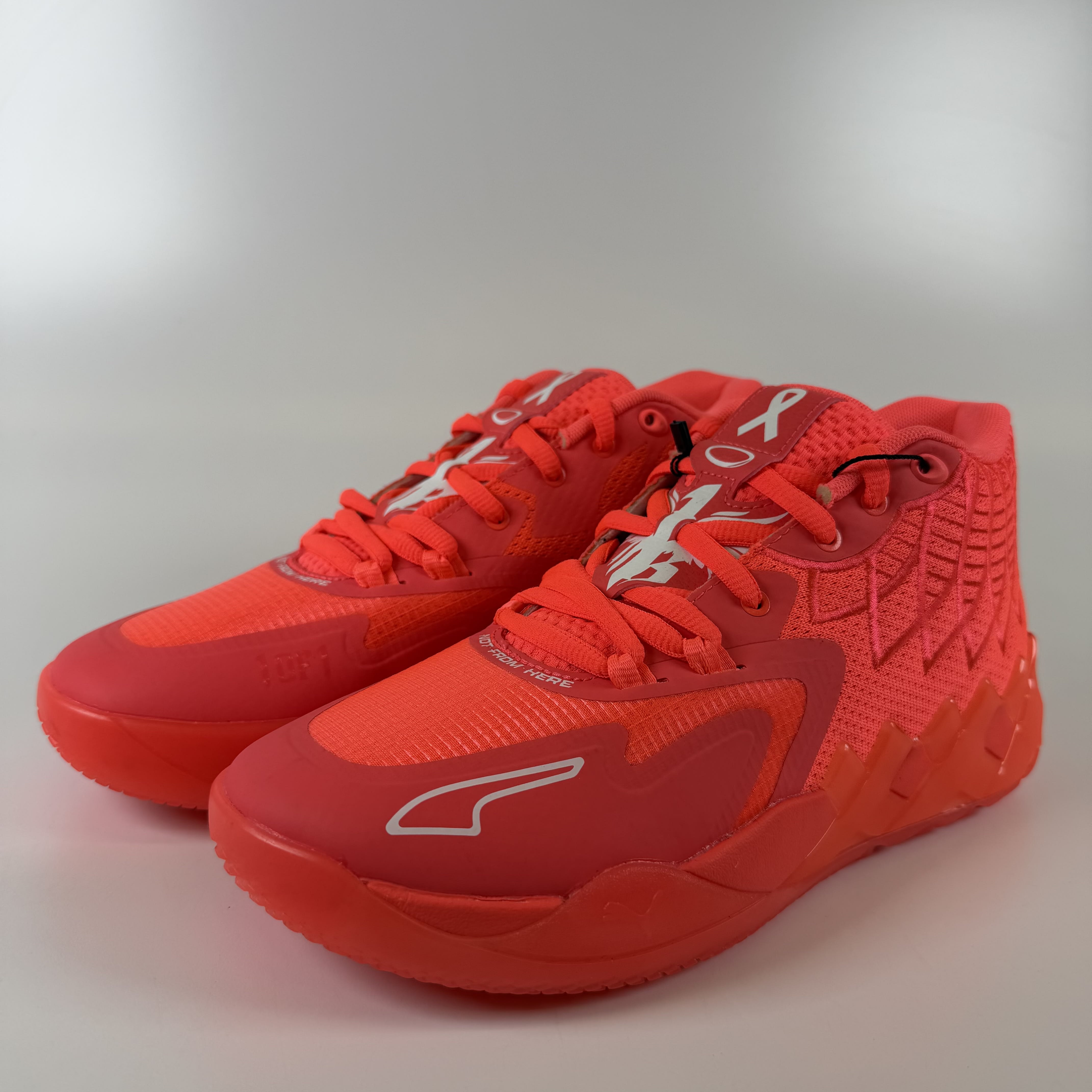 712000 Puma LaMelo Ball MB.01 Breast Cancer Awareness