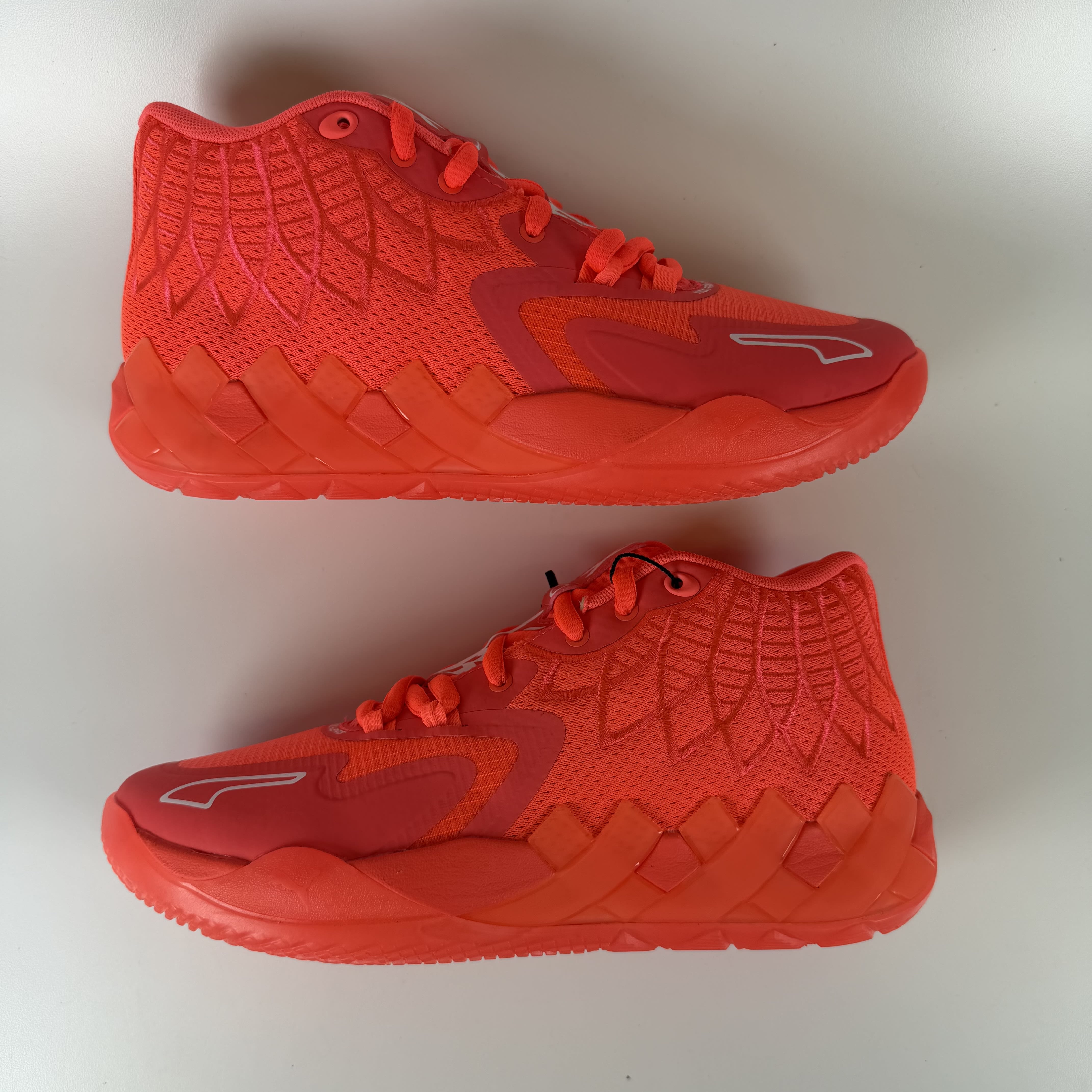 712000 Puma LaMelo Ball MB.01 Breast Cancer Awareness