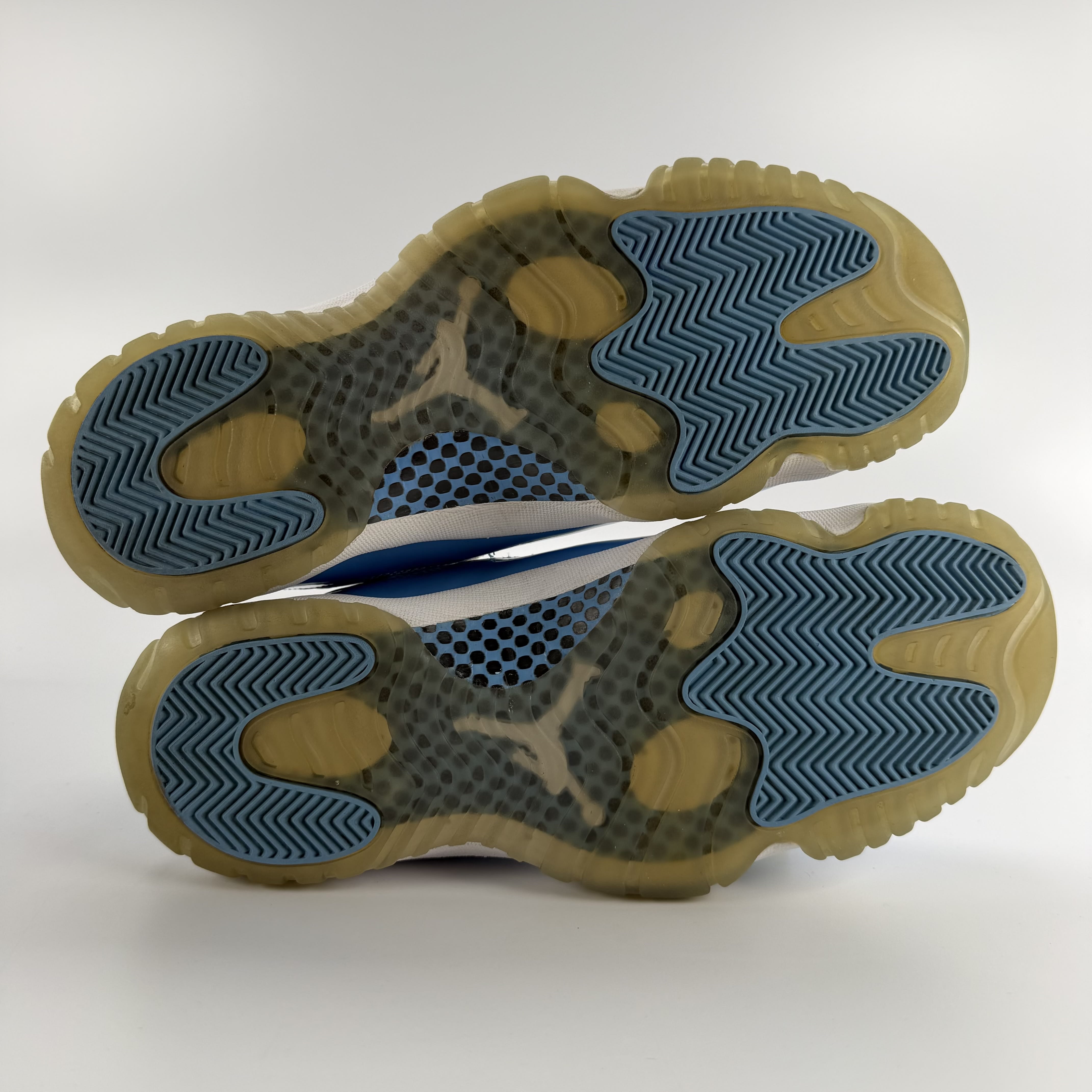 612863 Jordan 11 Retro Low University Blue (2017)