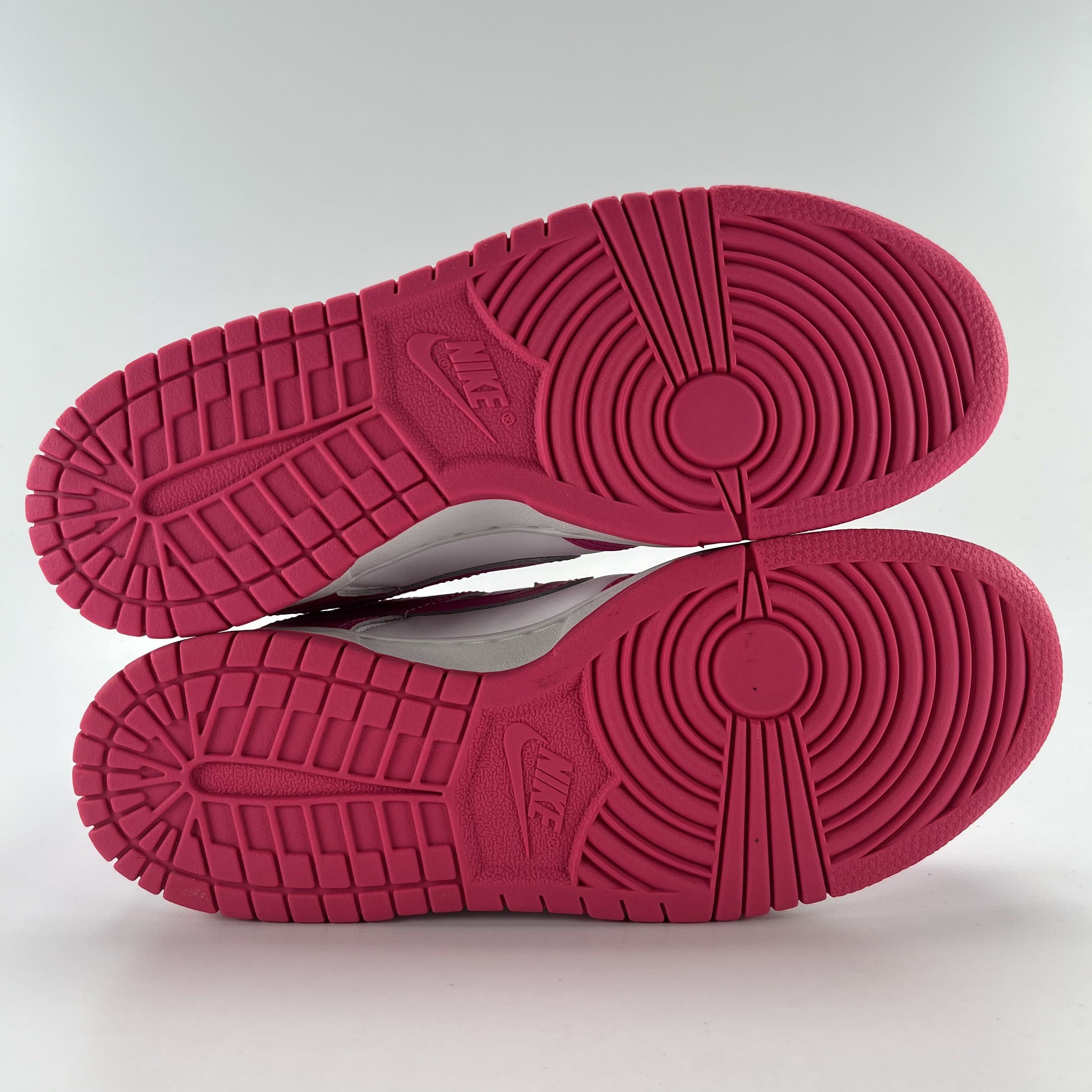 269433 Nike Dunk Low Laser Fuchsia (GS)
