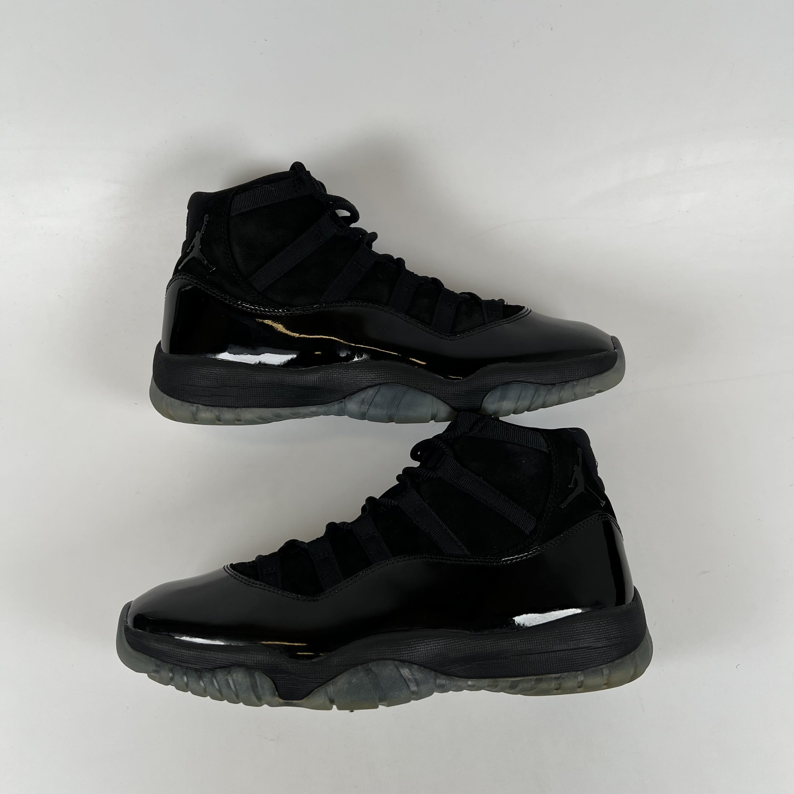 SP8190 Jordan 11 Retro Cap and Gown