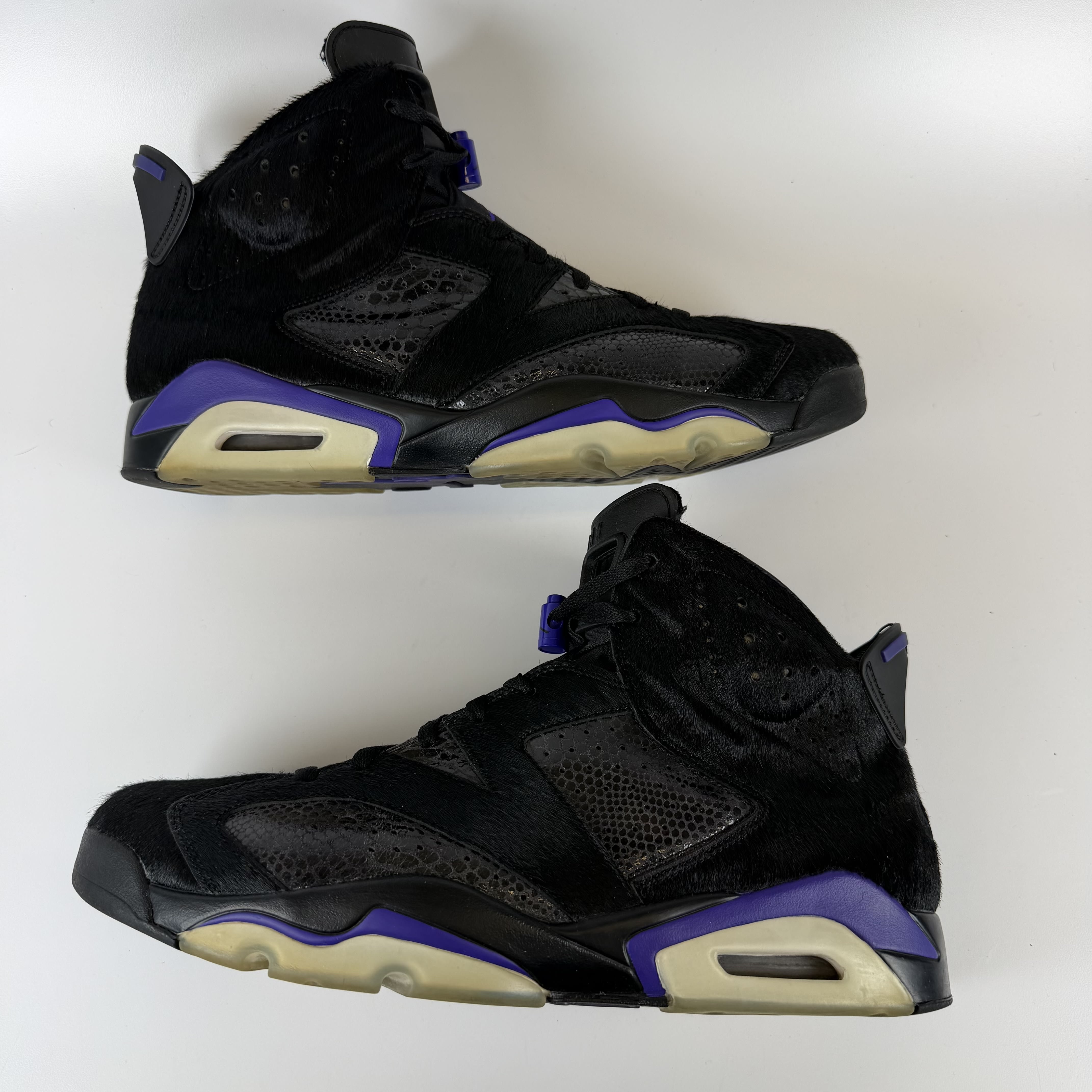 SP4113 Jordan 6 Retro Social Status
