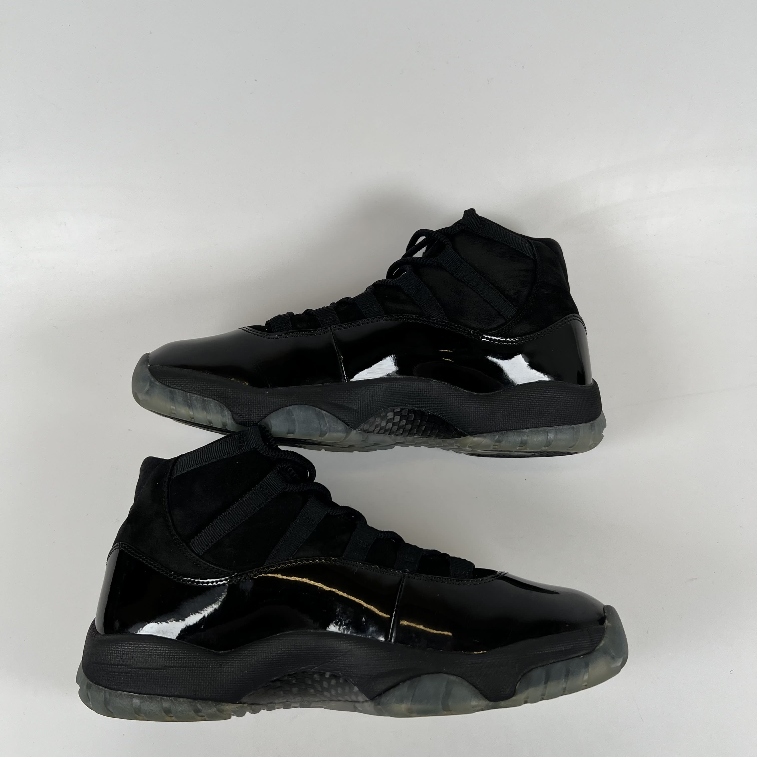 SP8190 Jordan 11 Retro Cap and Gown