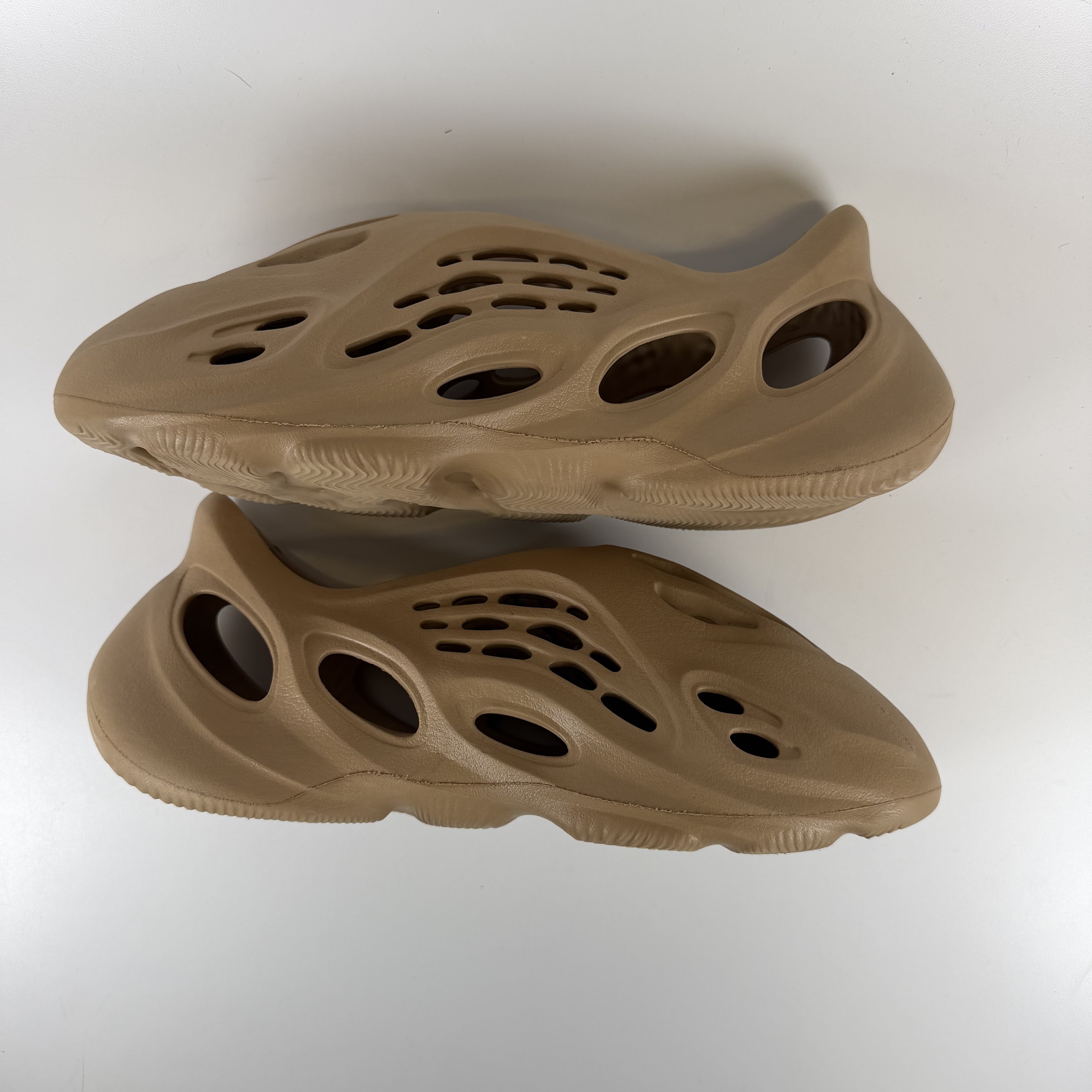 SP6264 adidas Yeezy Foam RNNR Ochre