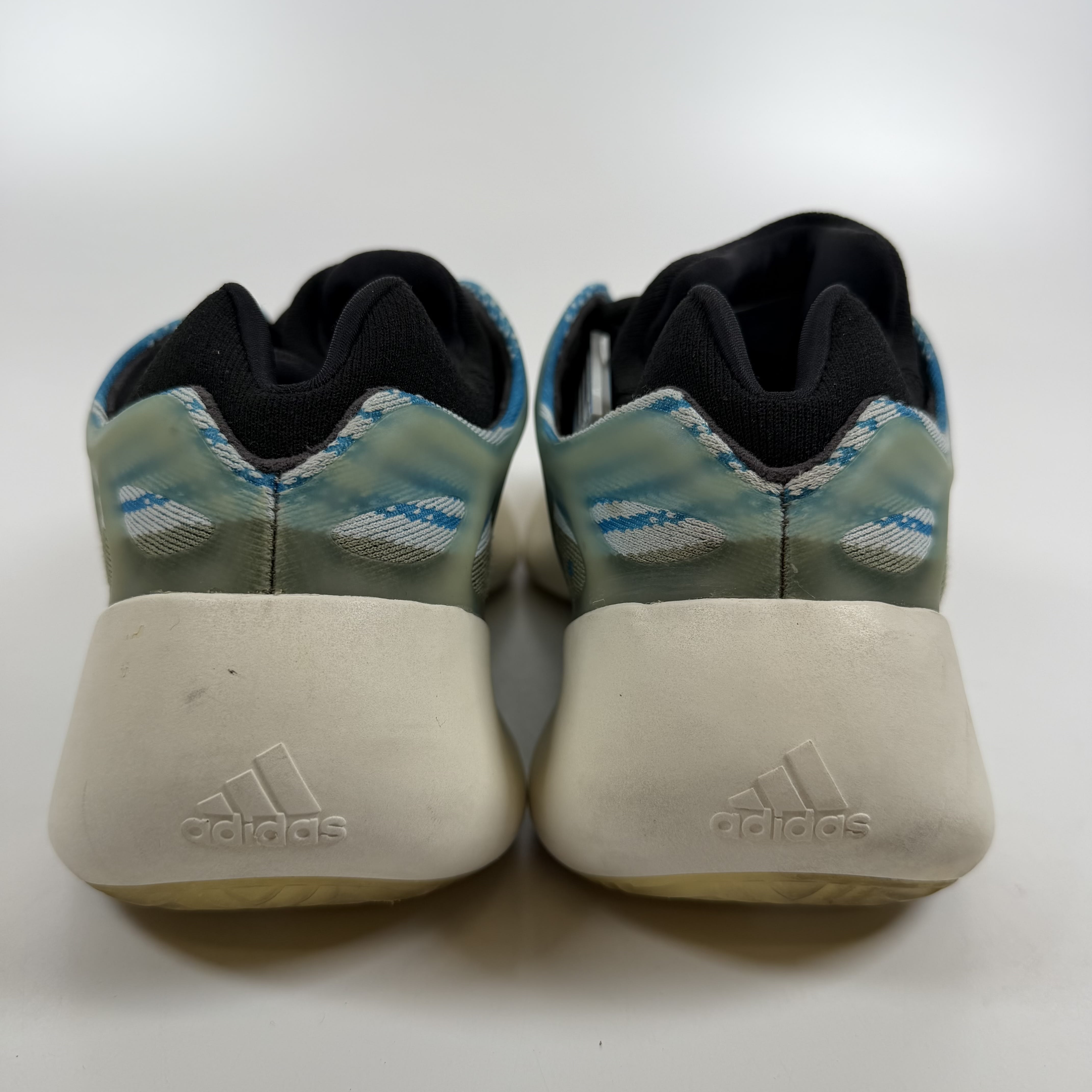 SP7688 adidas Yeezy 700 V3 Arzareth
