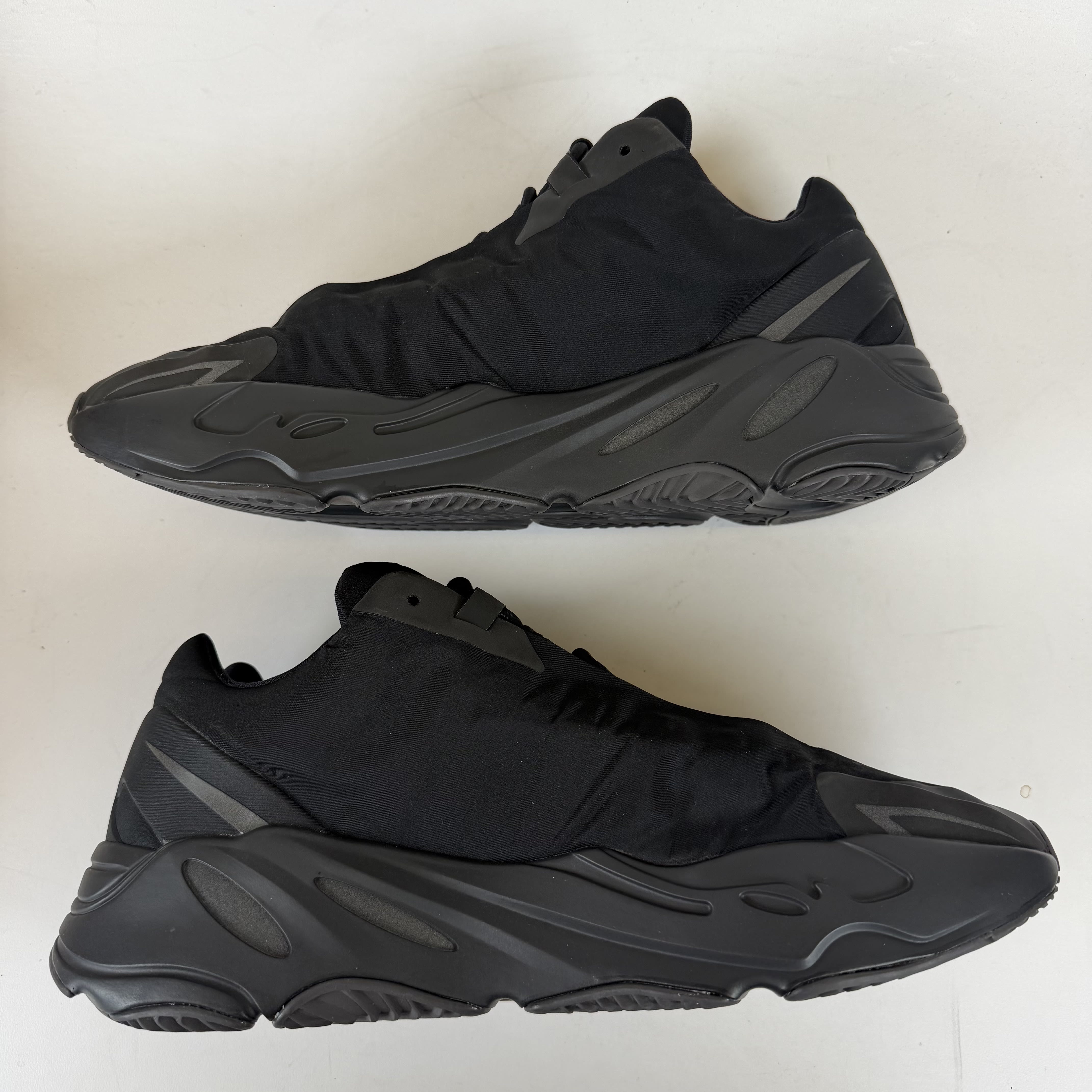 SP5633 Yeezy Boost 700 MNVN 'Triple Black'