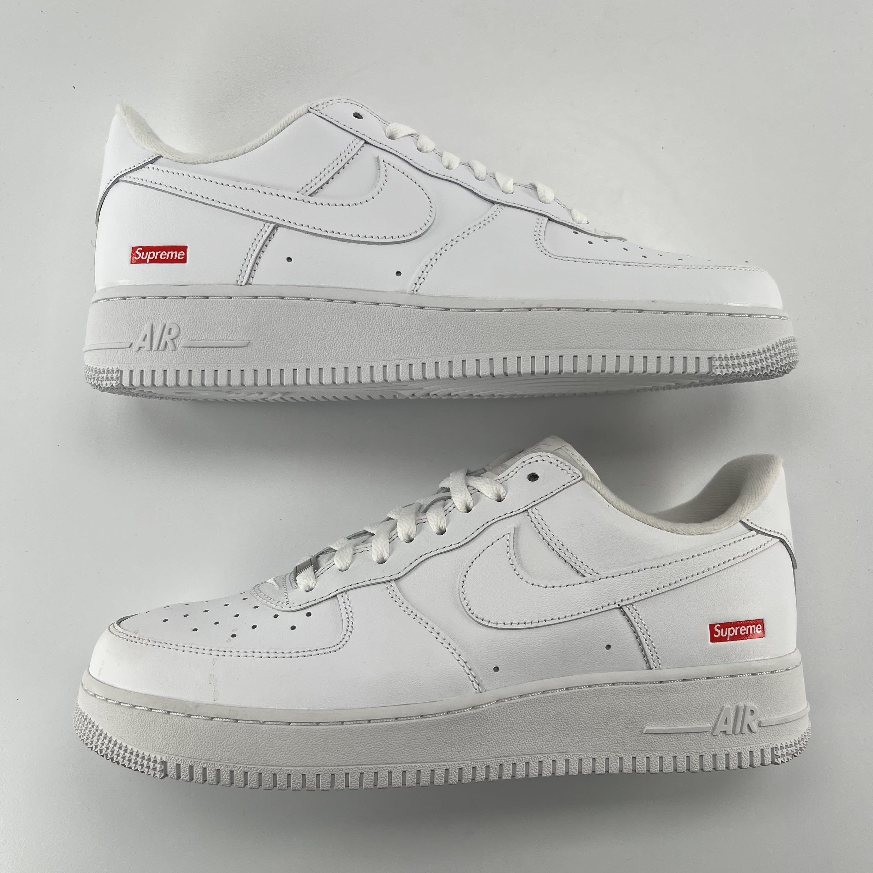 279725 Nike Air Force 1 Low Supreme White