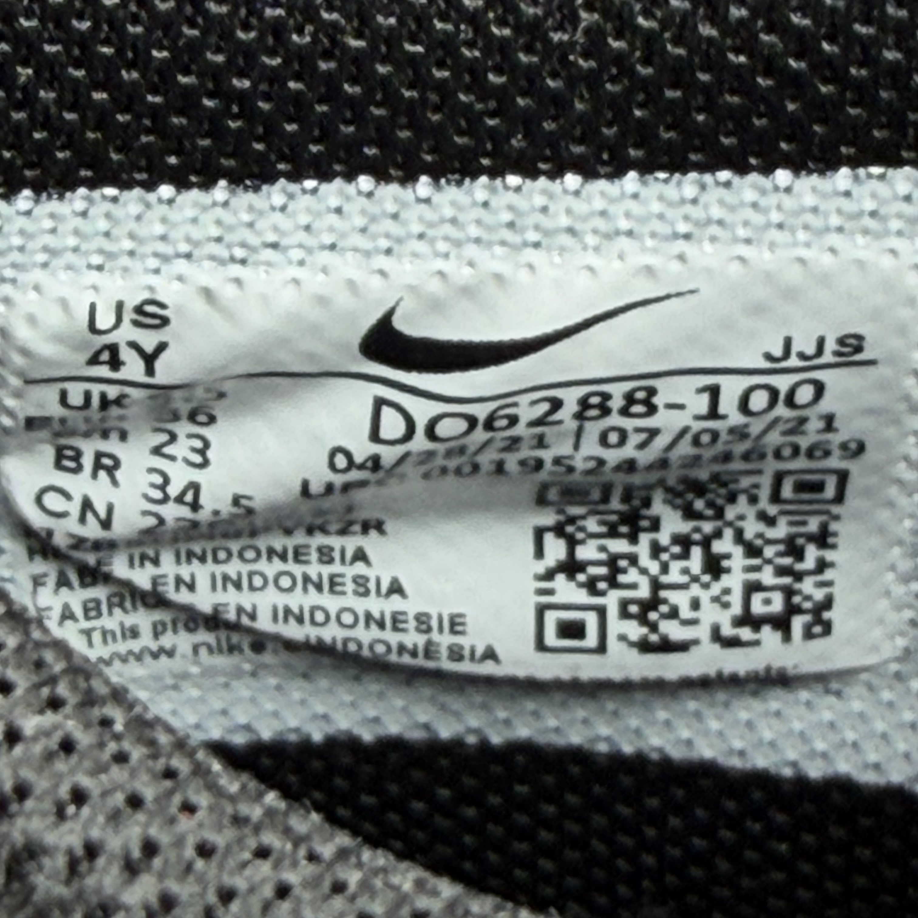 282901 Nike Dunk Low EMB NBA 75th Anniversary Chicago (GS)