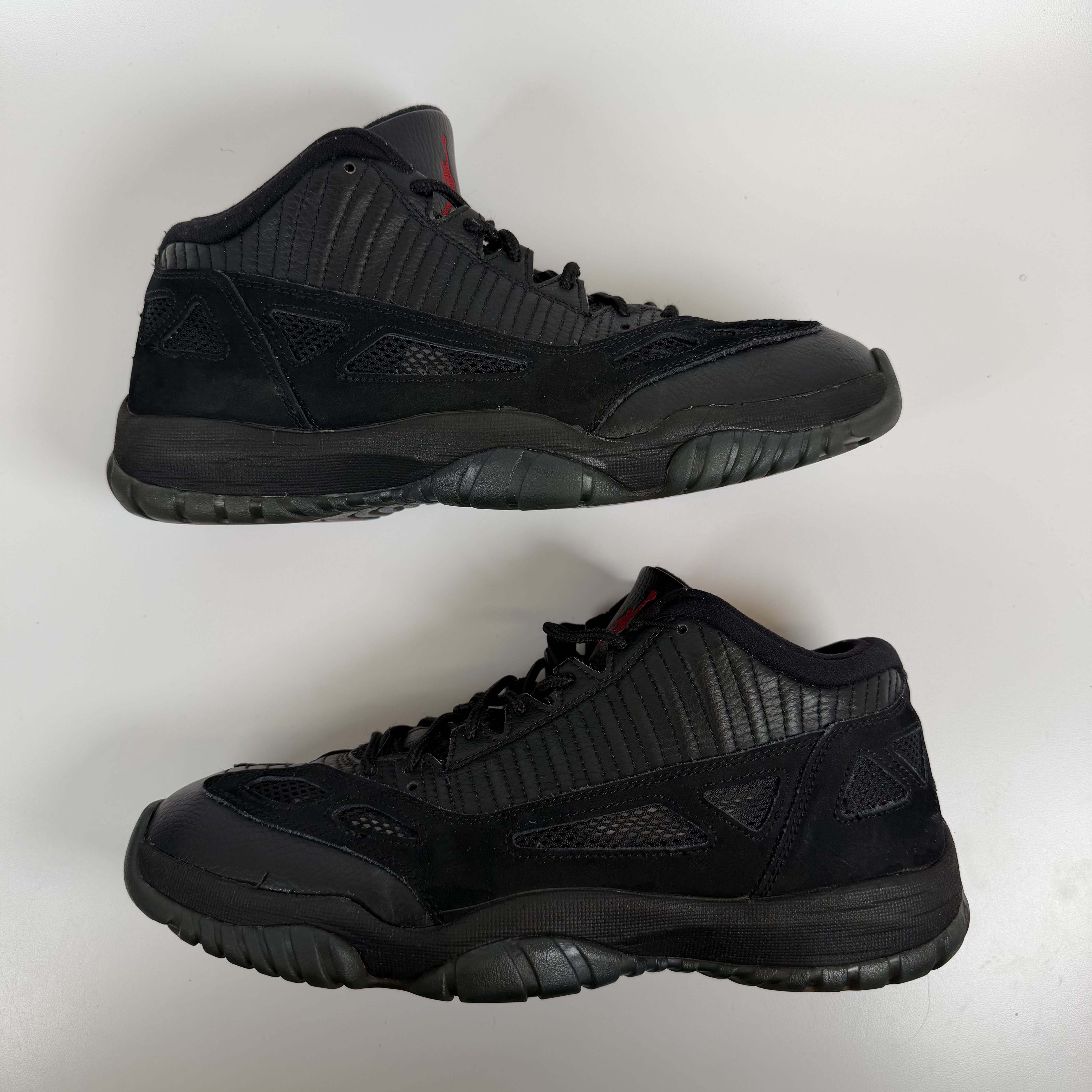 SP9025 Jordan 11 Retro Low IE Referee (2015)
