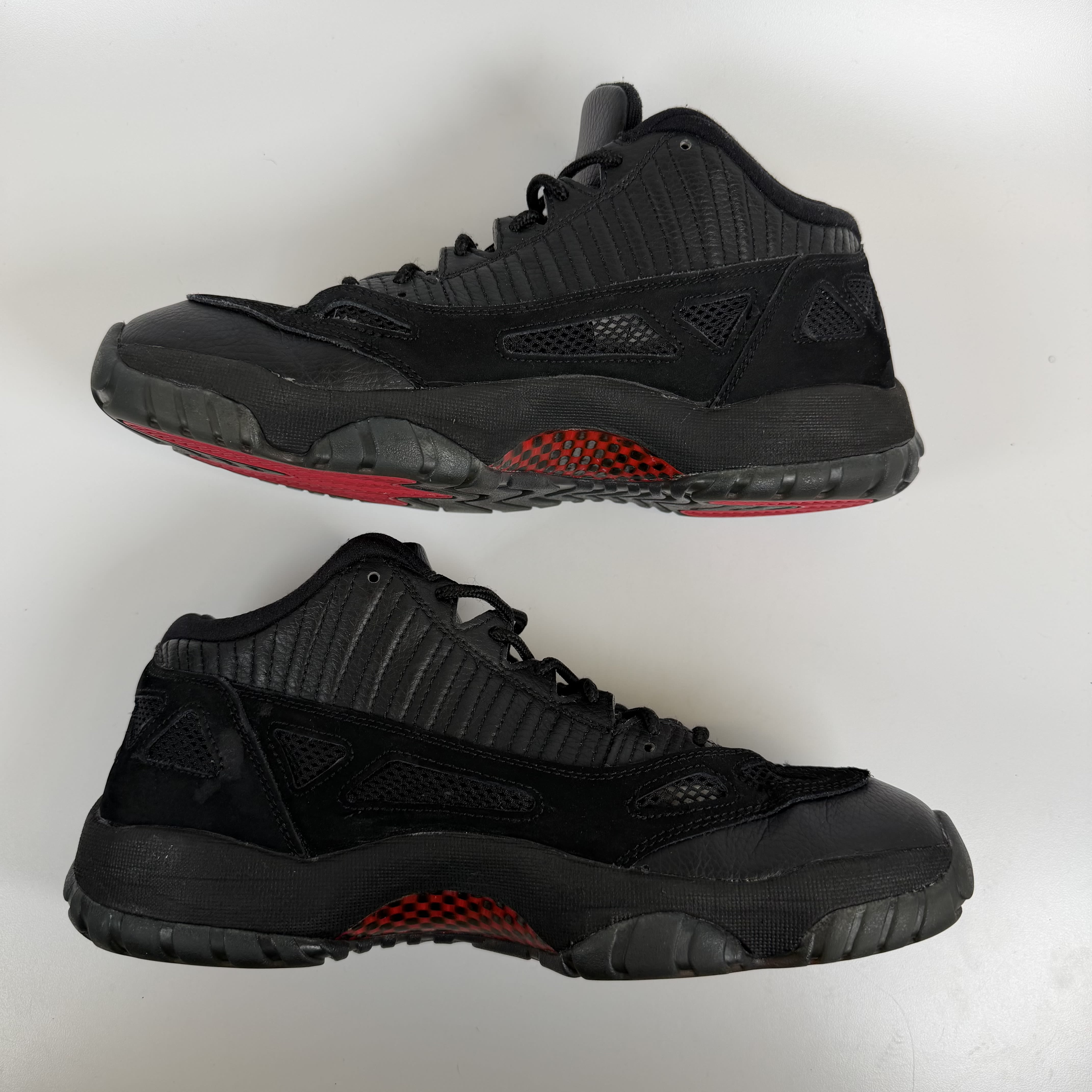 SP9025 Jordan 11 Retro Low IE Referee (2015)