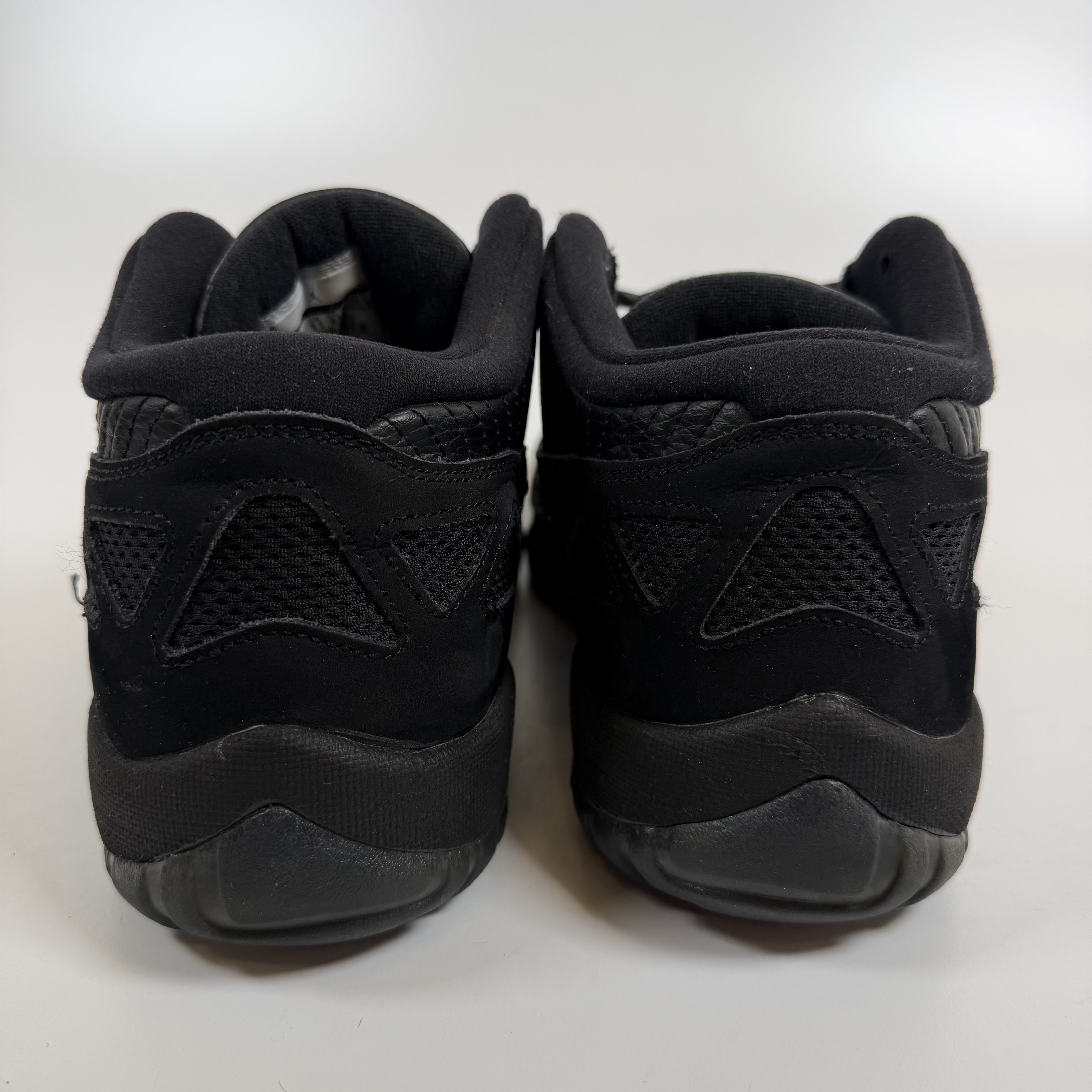 SP9025 Jordan 11 Retro Low IE Referee (2015)