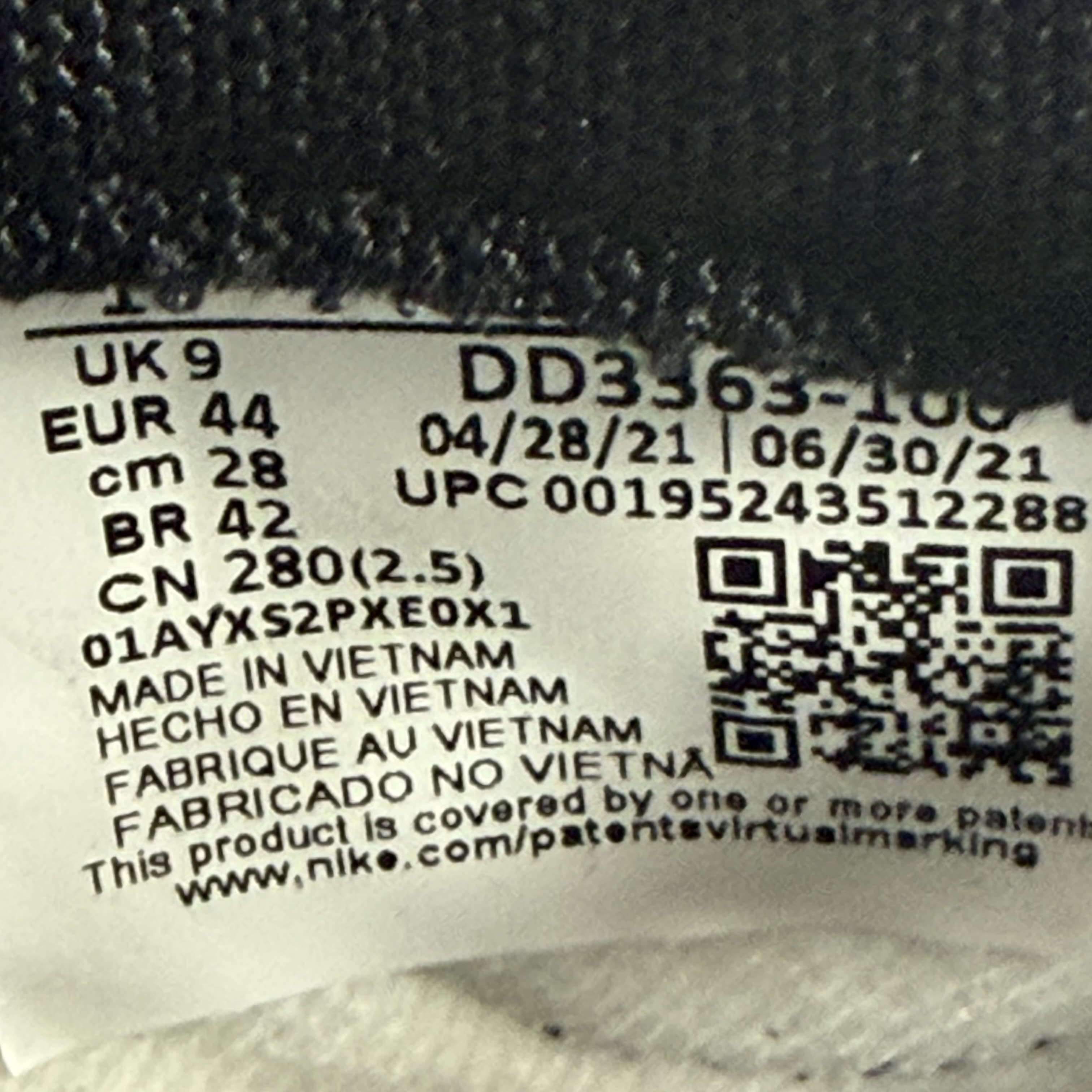 324972 Nike Dunk Low EMB NBA 75th Anniversary Chicago