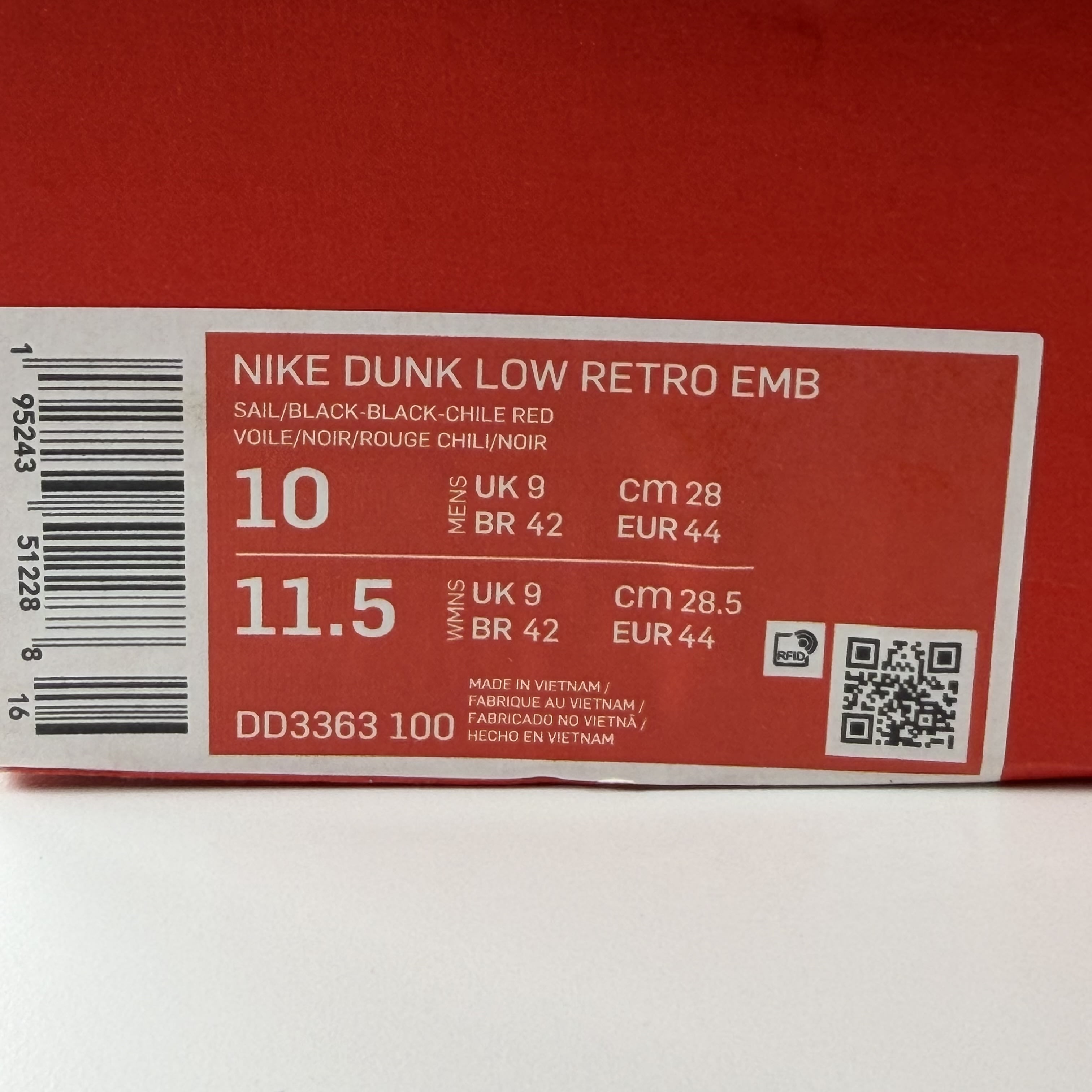 324972 Nike Dunk Low EMB NBA 75th Anniversary Chicago