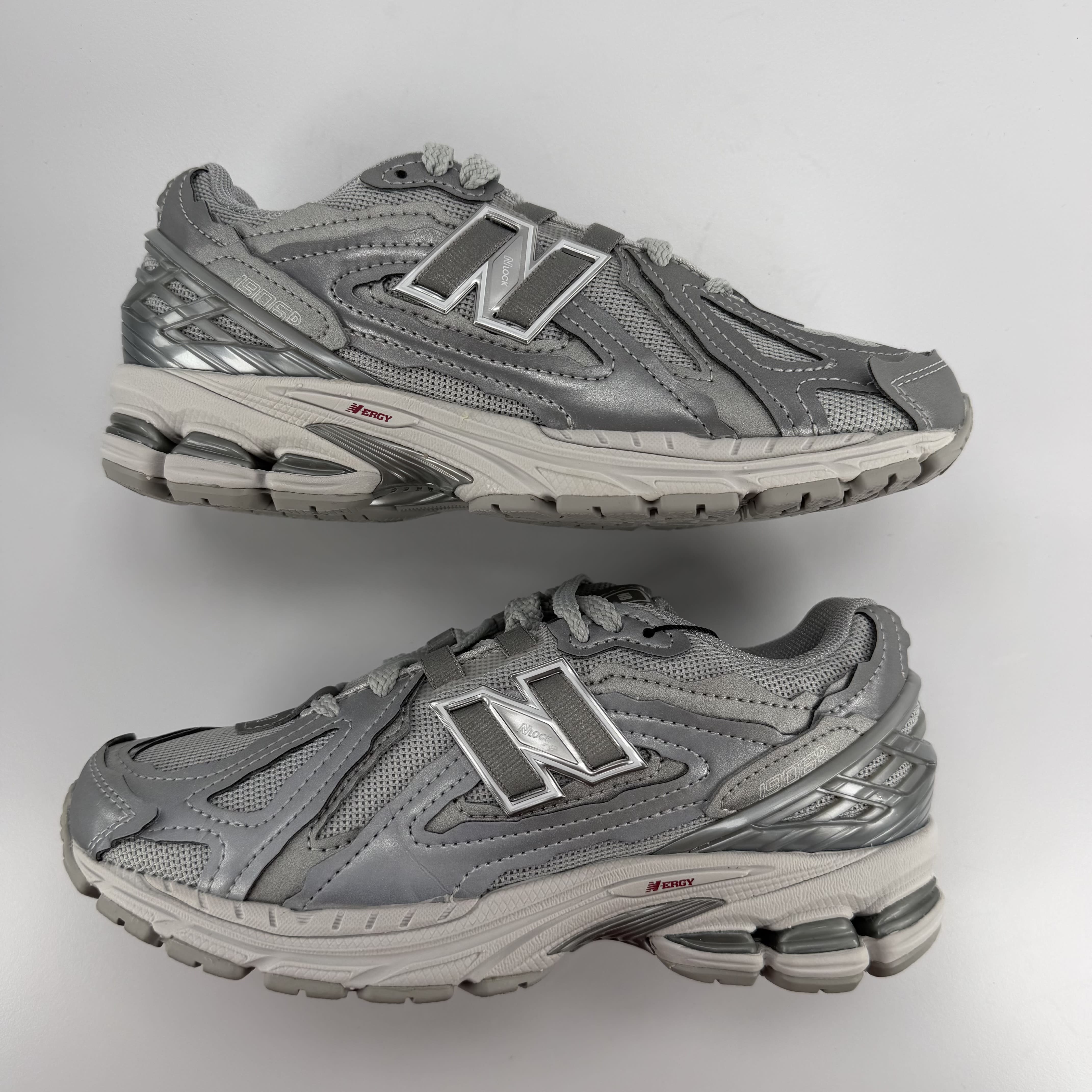261333 New Balance 1906D Protection Pack Silver Metallic